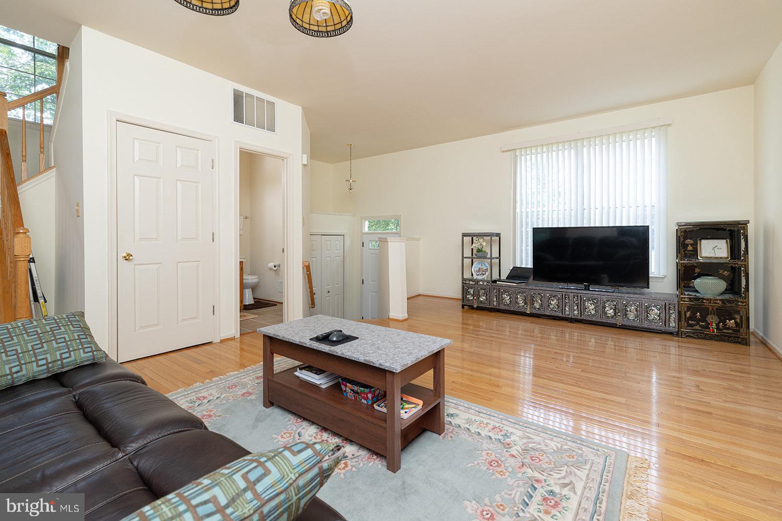 5819 STREAM POND COURT
