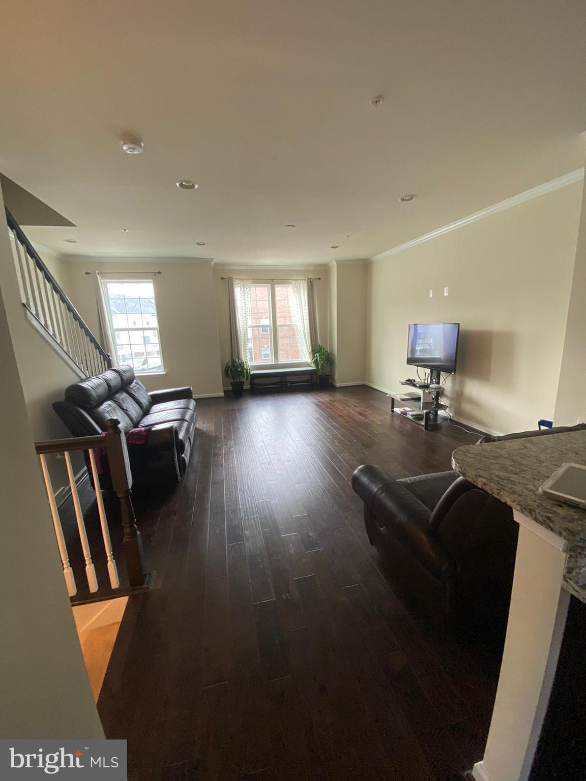 BLUE STREAM - Residential