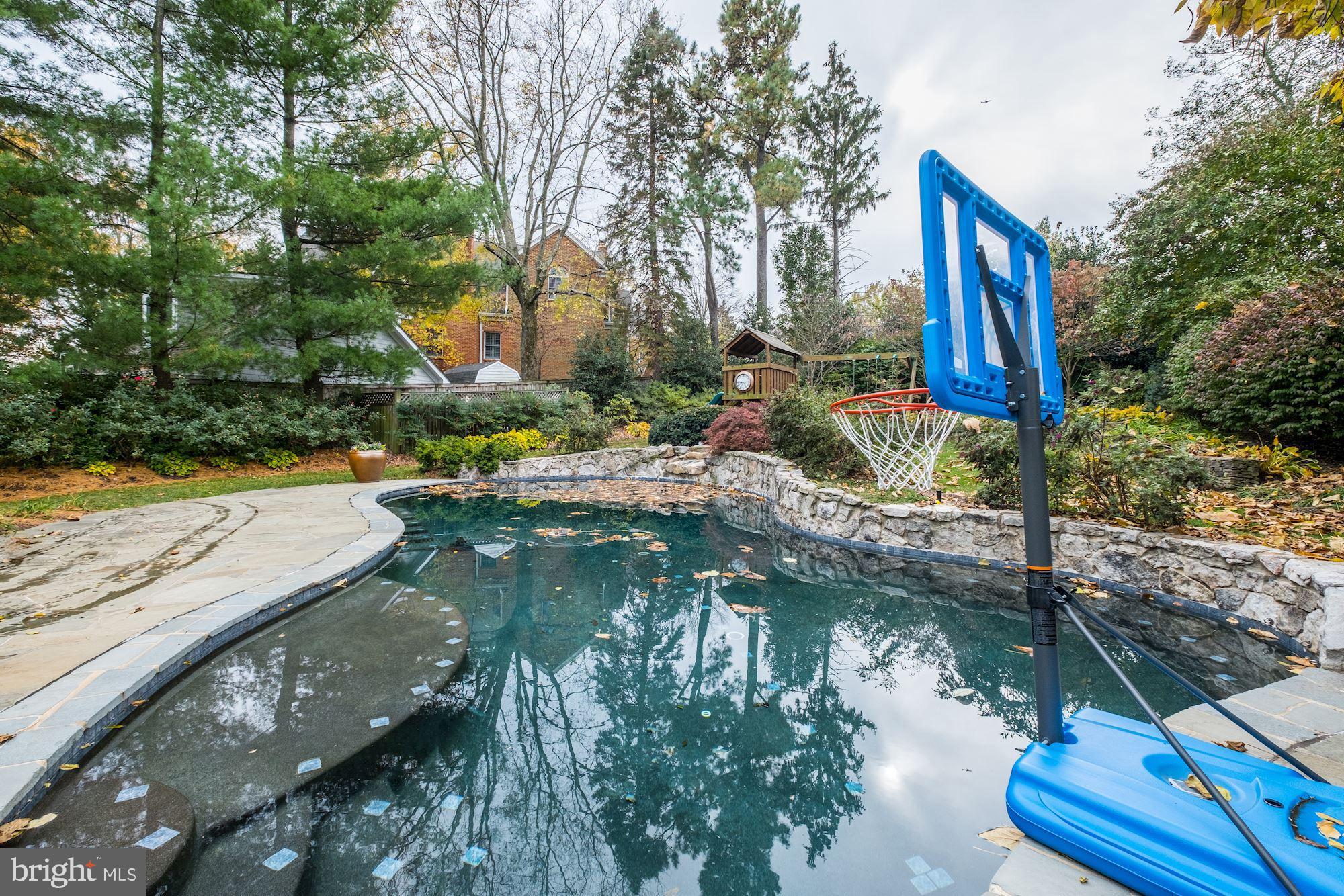 STONELEIGH - Residential