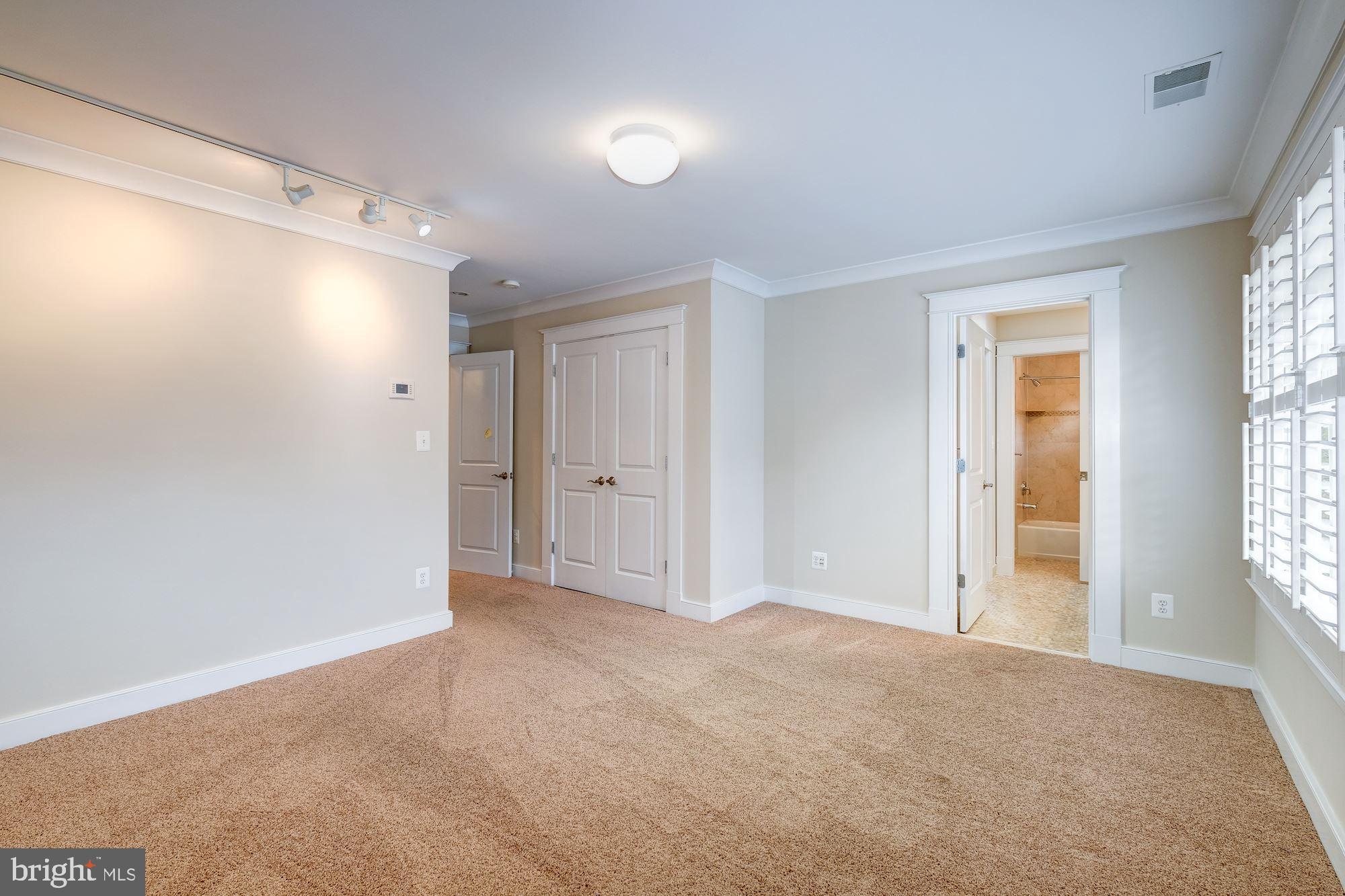 STONELEIGH - Residential