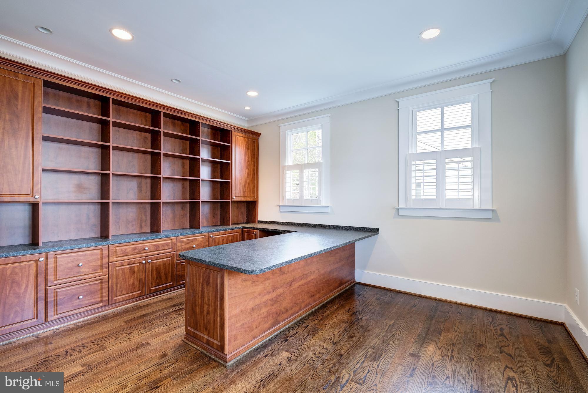 STONELEIGH - Residential