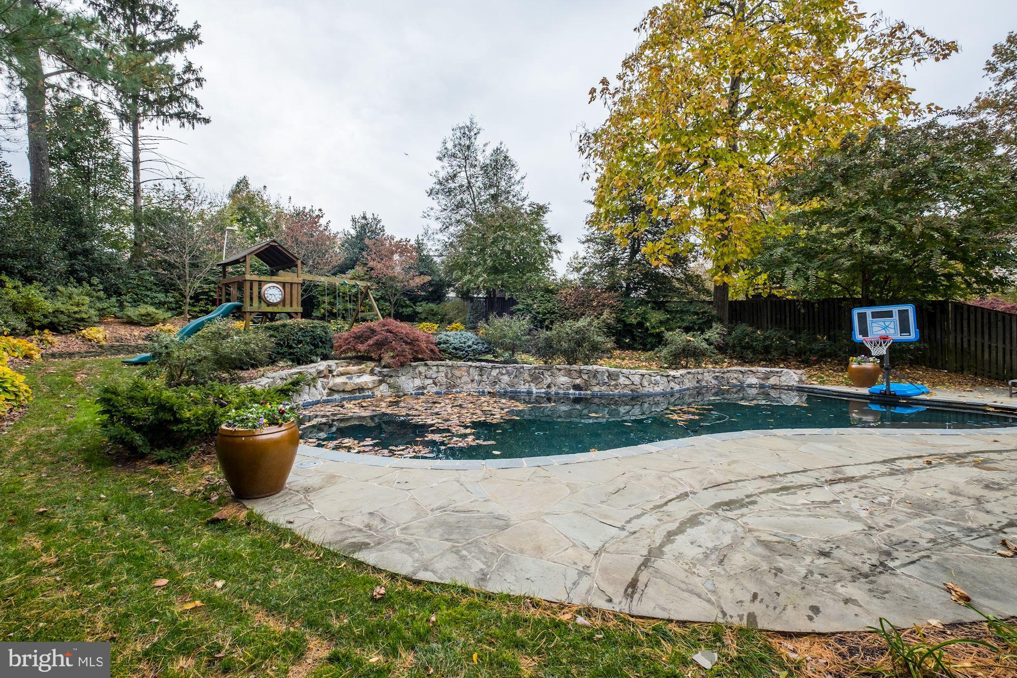 STONELEIGH - Residential