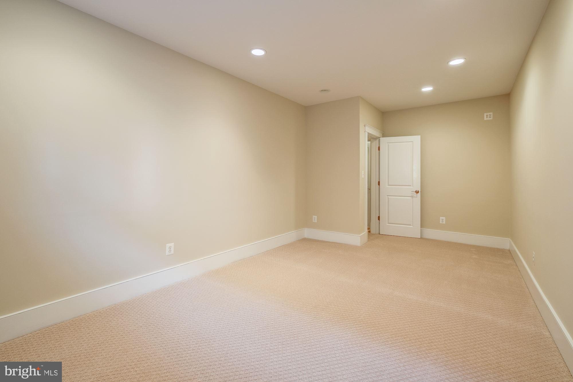 STONELEIGH - Residential