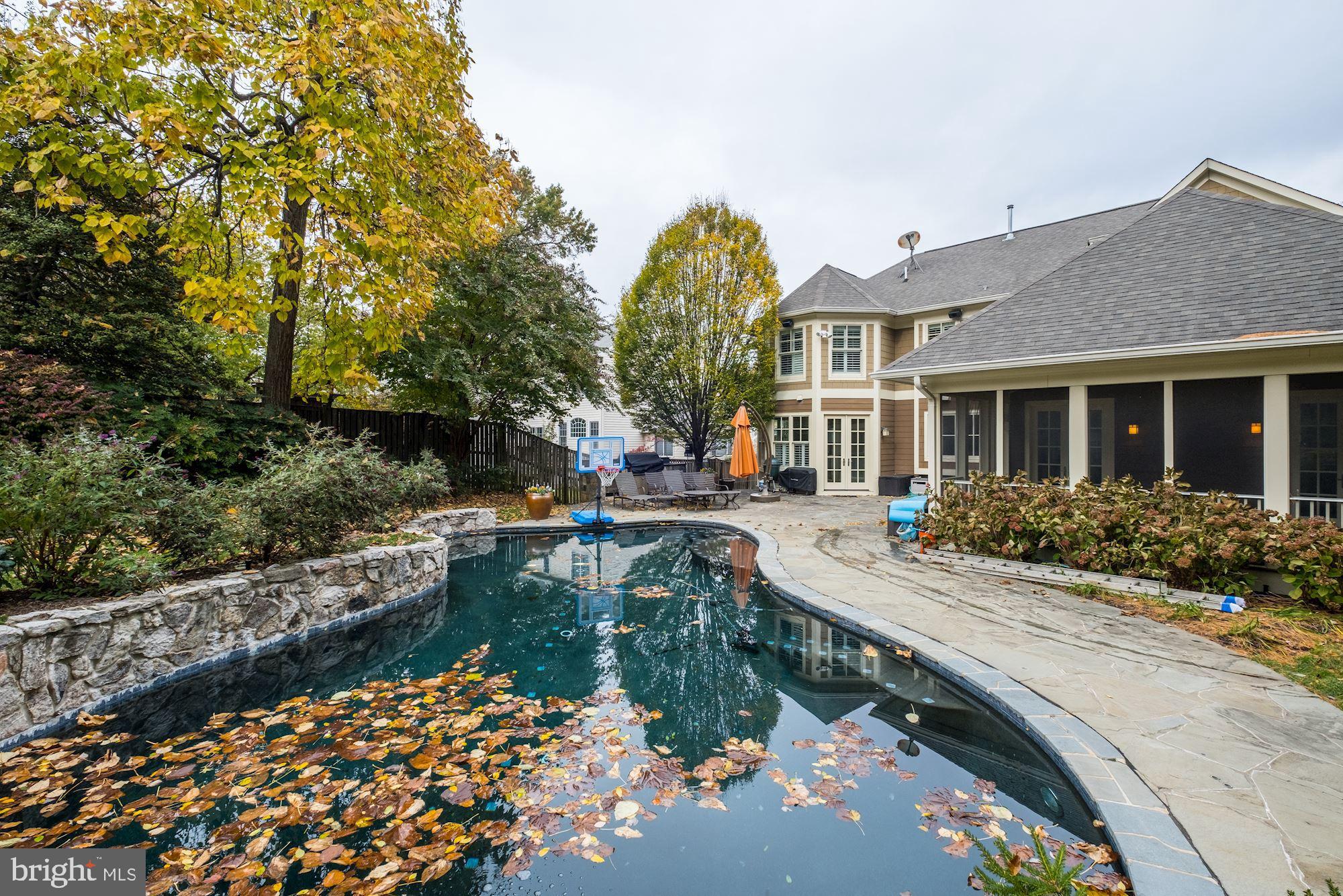 STONELEIGH - Residential