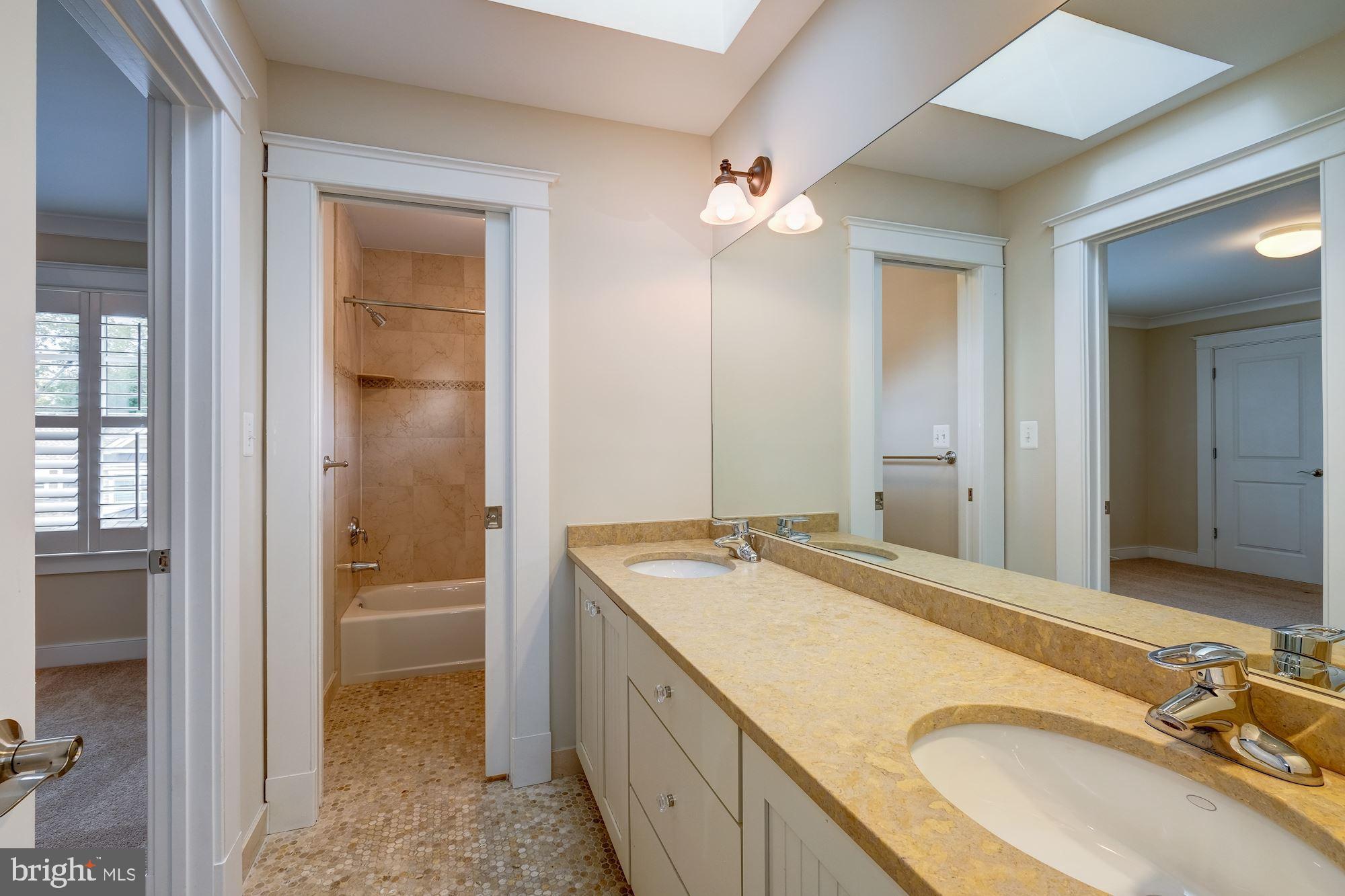 STONELEIGH - Residential