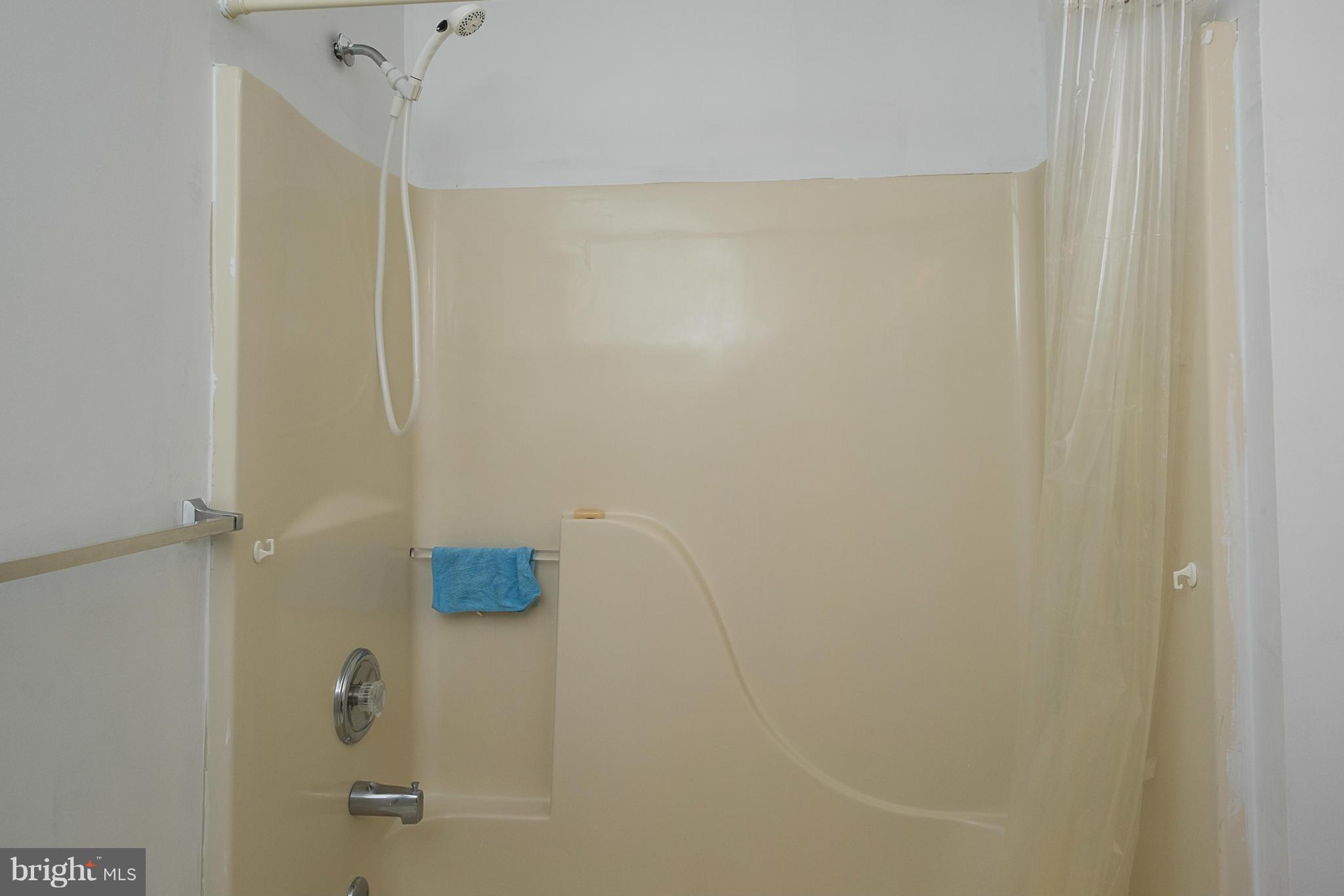 BEVERLEY BEACH - Residential Lease