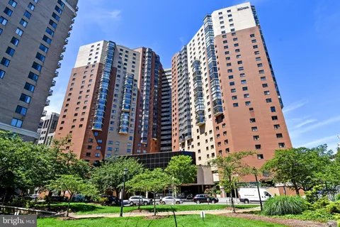 900 N Stafford Street Unit 1516, Arlington, VA MLS: VAAR2054498