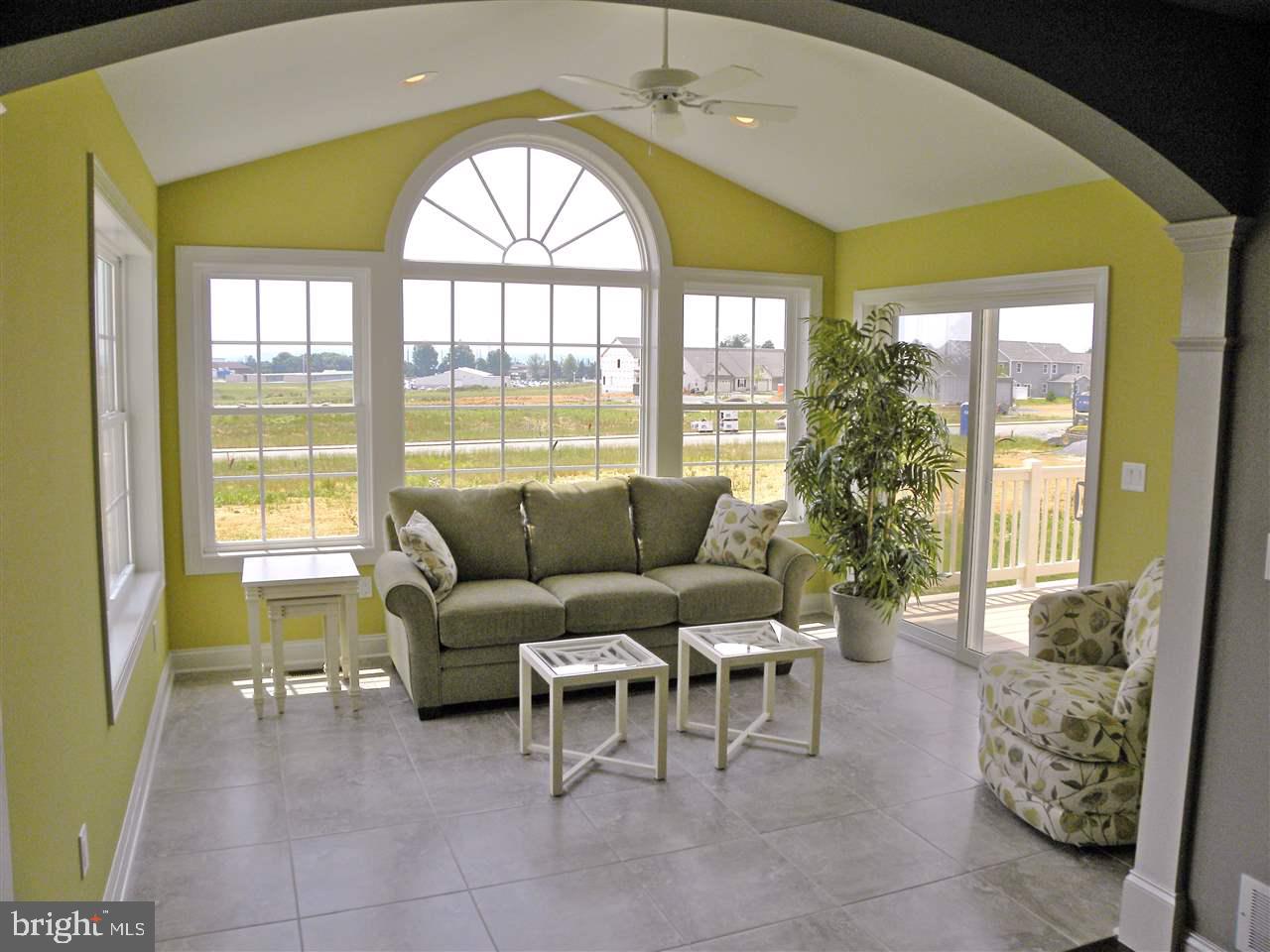SUMMIT POINTE AT ELM TREE - Residential