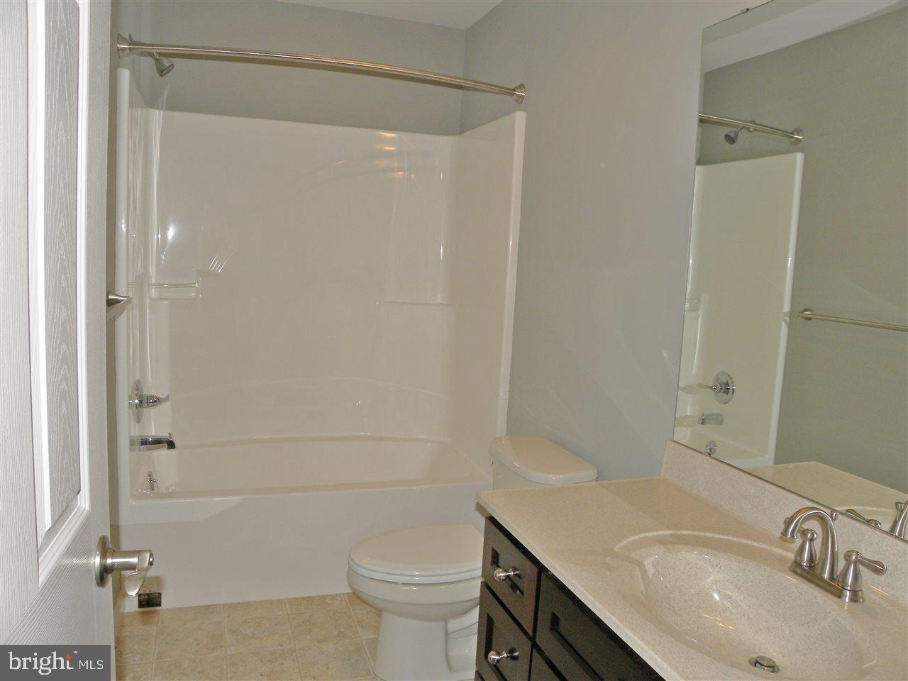 SUMMIT POINTE AT ELM TREE - Residential