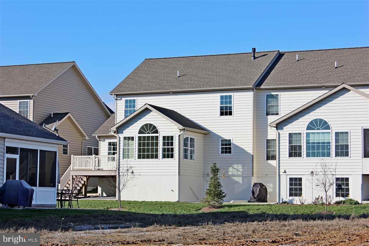 SUMMIT POINTE AT ELM TREE - Residential