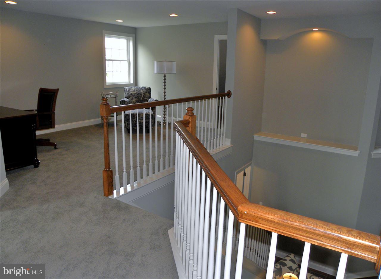 SUMMIT POINTE AT ELM TREE - Residential