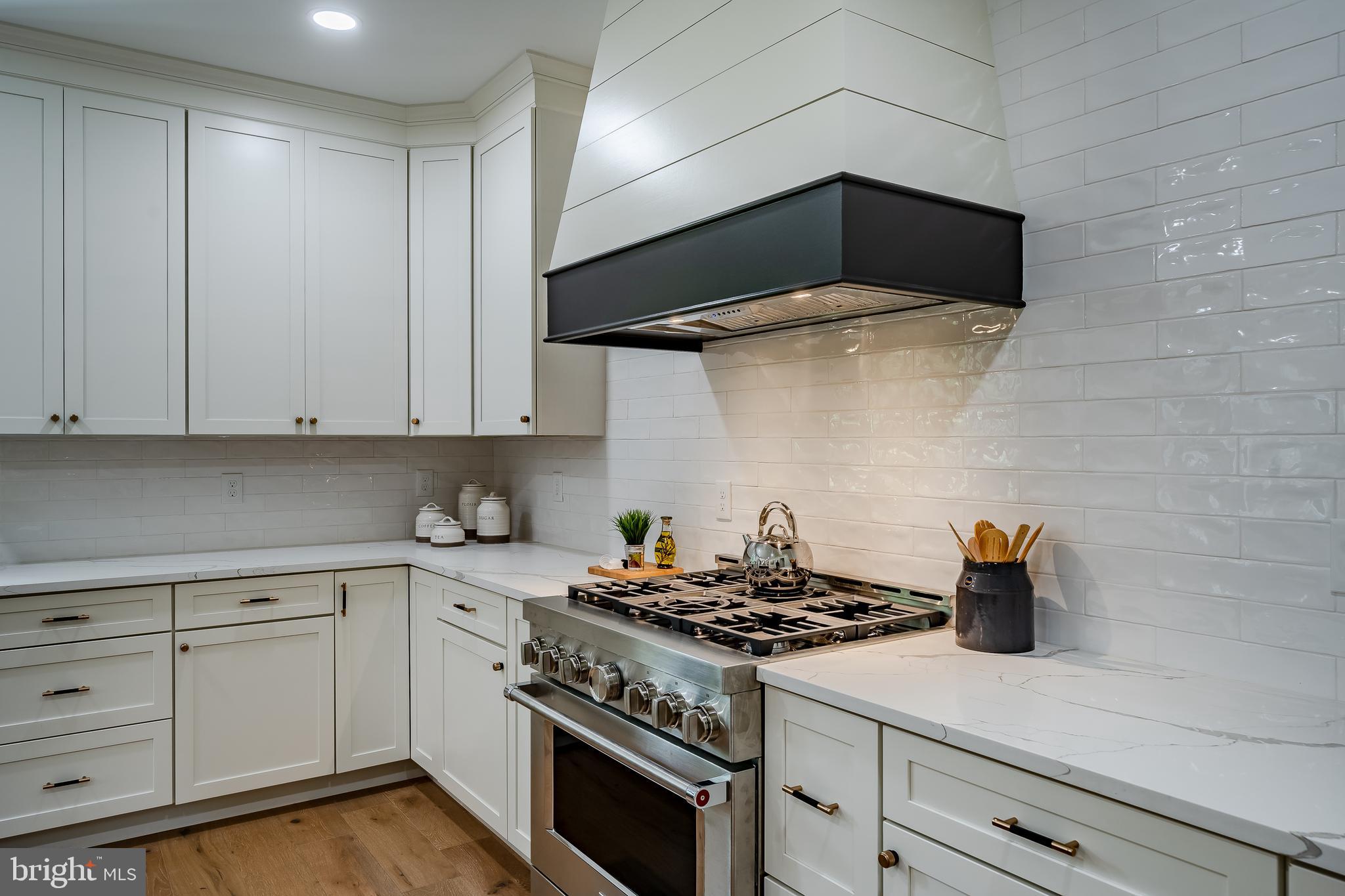 RADNOR HUNT - Residential