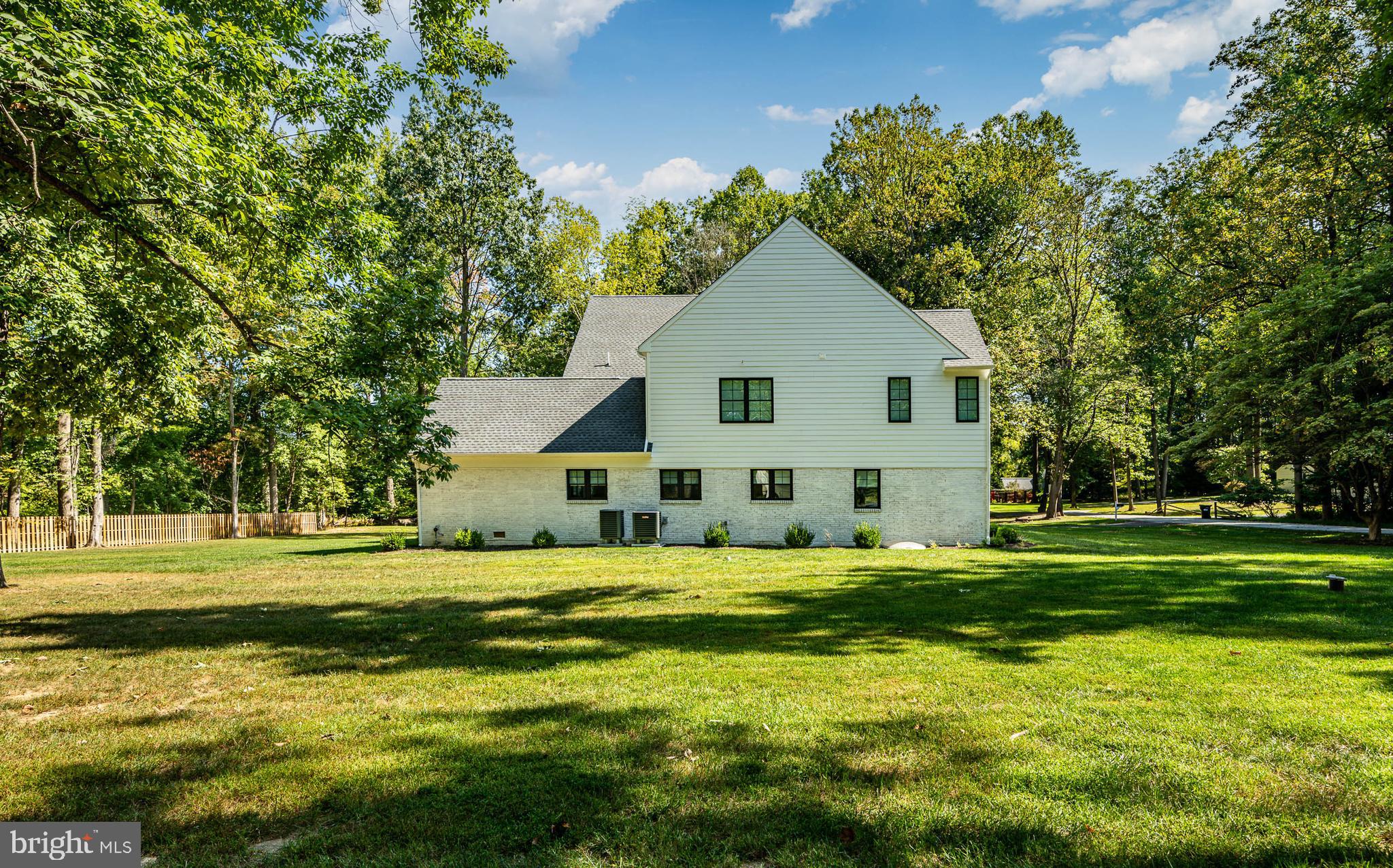 RADNOR HUNT - Residential