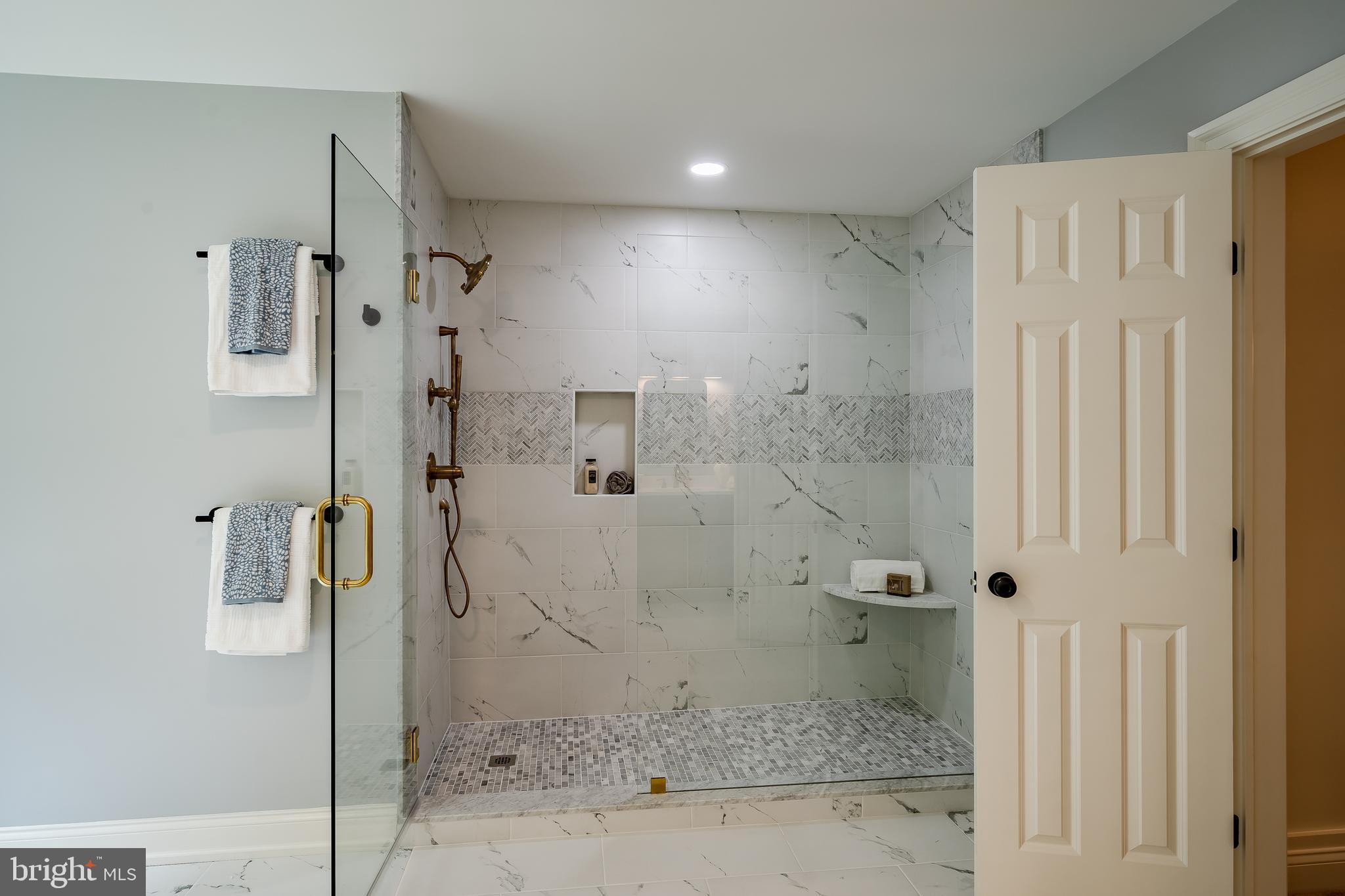 RADNOR HUNT - Residential