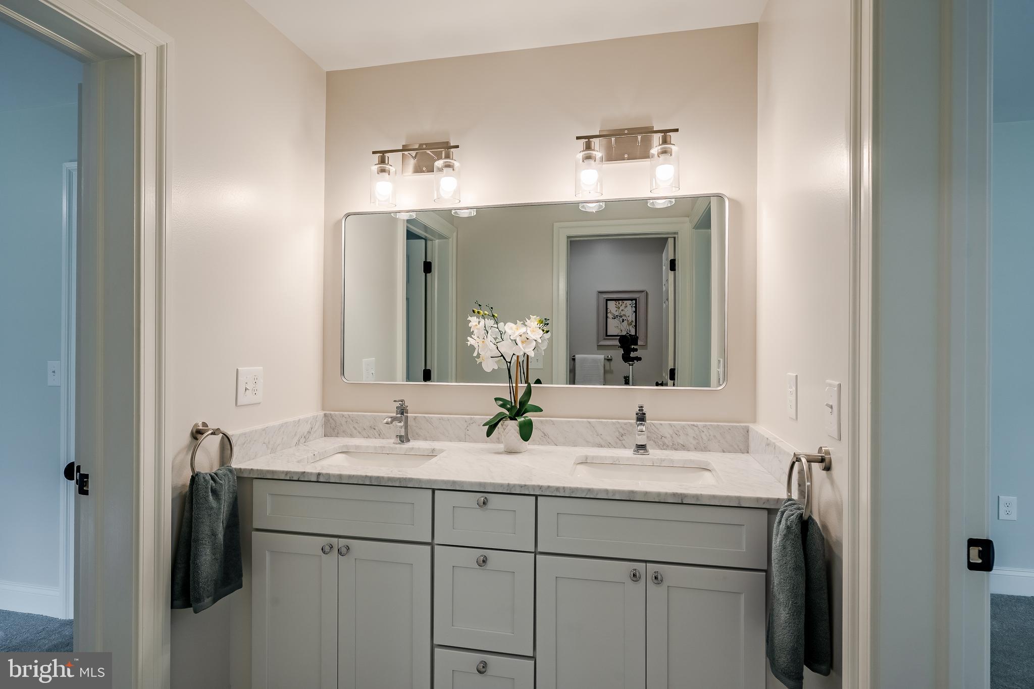 RADNOR HUNT - Residential