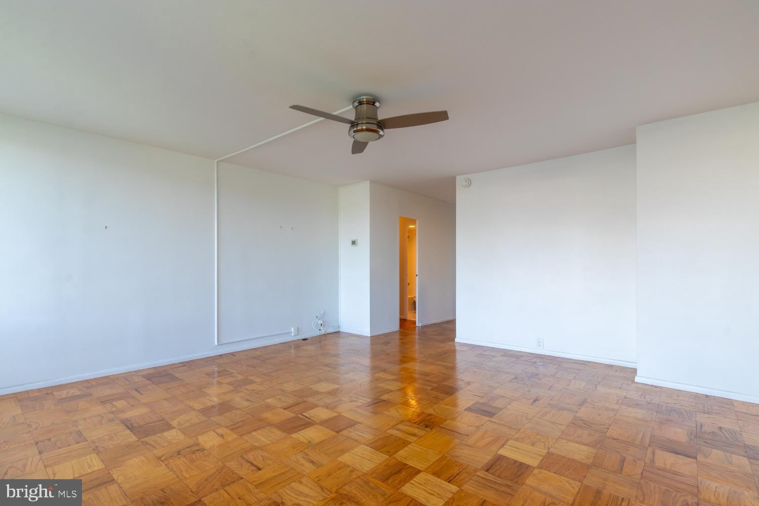 210 LOCUST 3EW