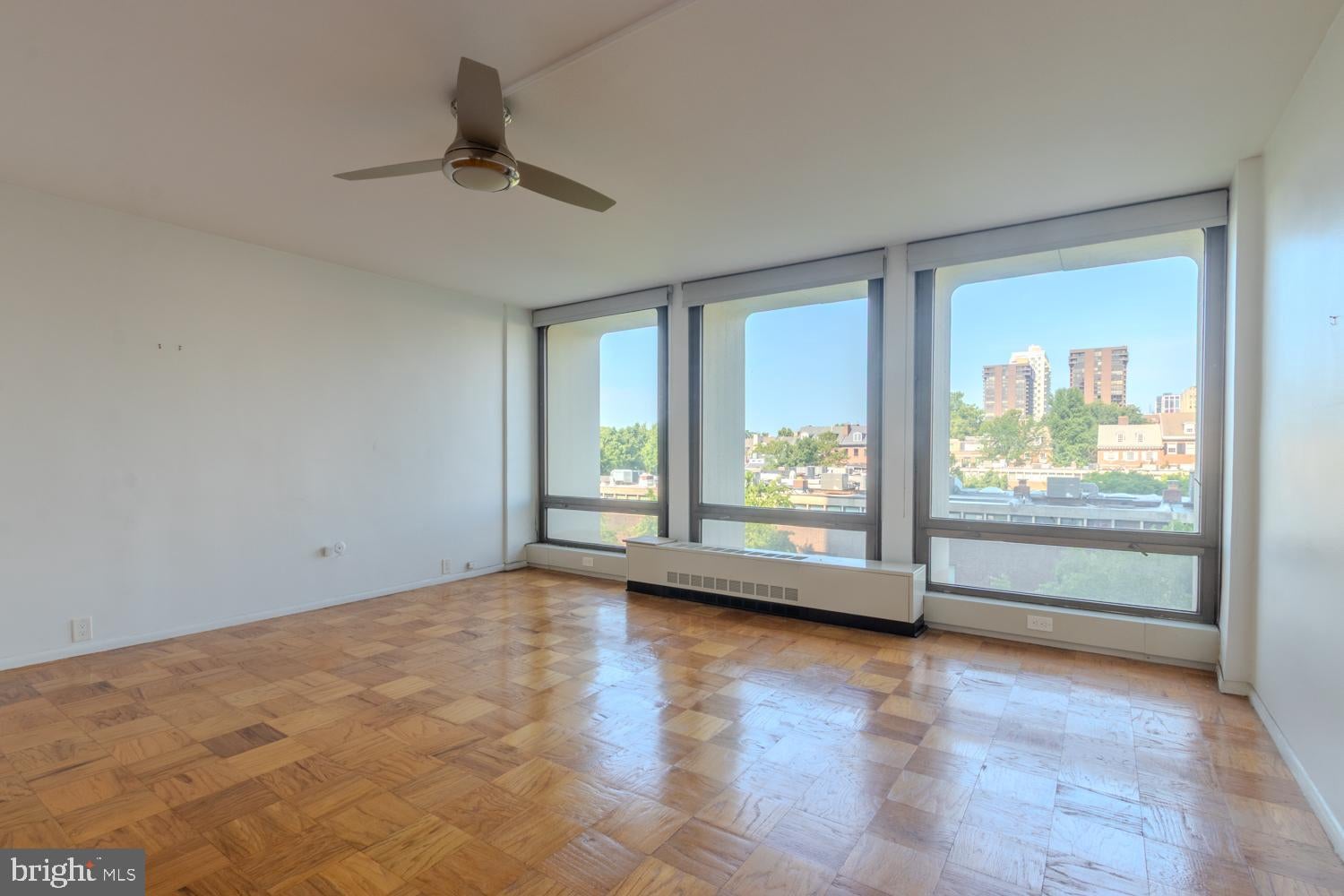 210 LOCUST 3EW
