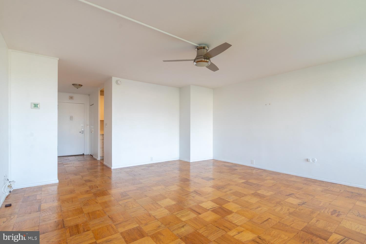210 LOCUST 3EW