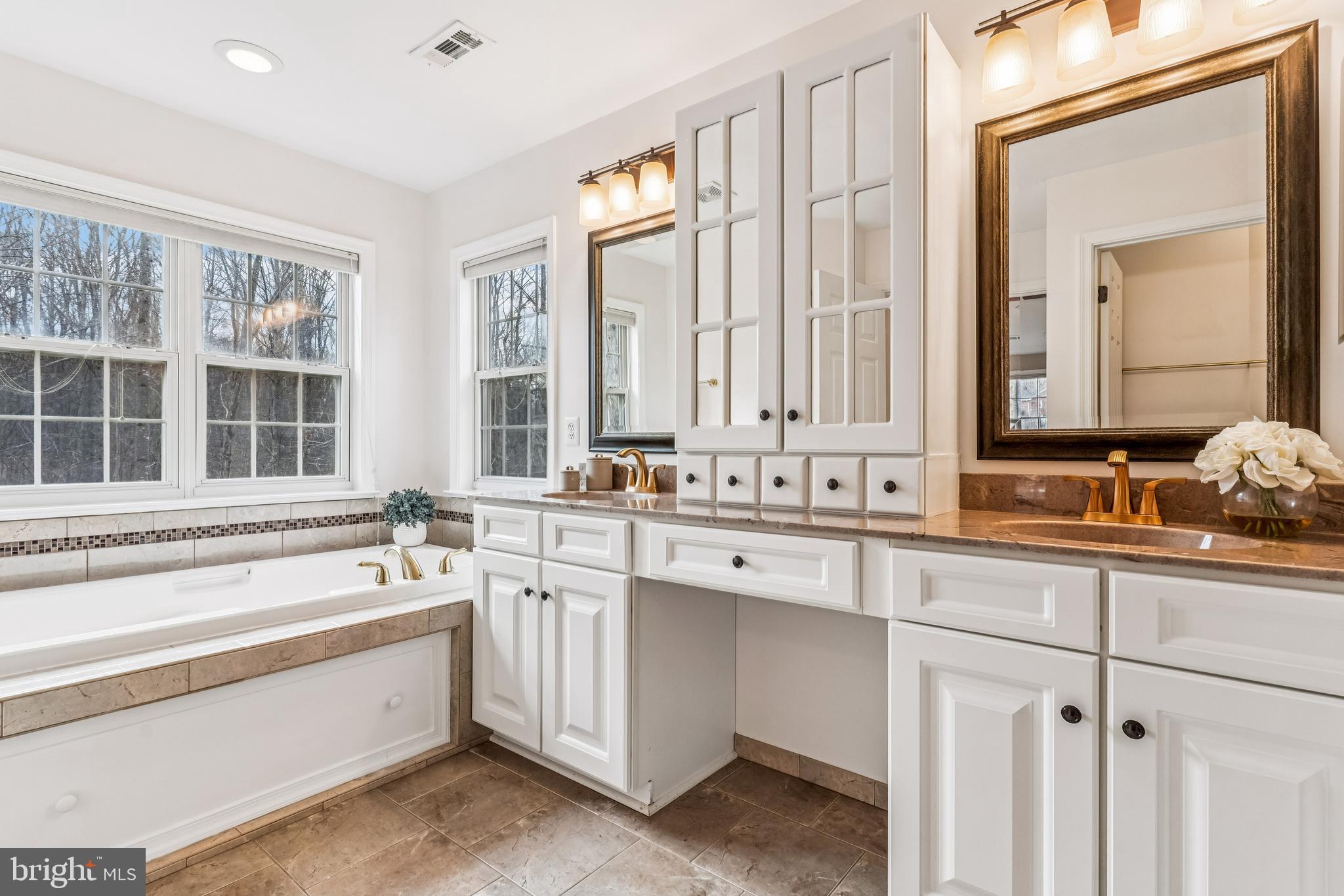 VALLEY VUE - Residential