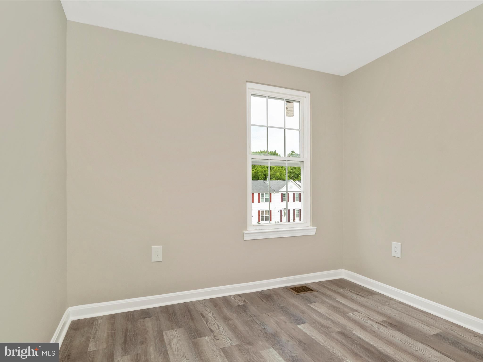 HUTCHINSON COMMONS - Residential