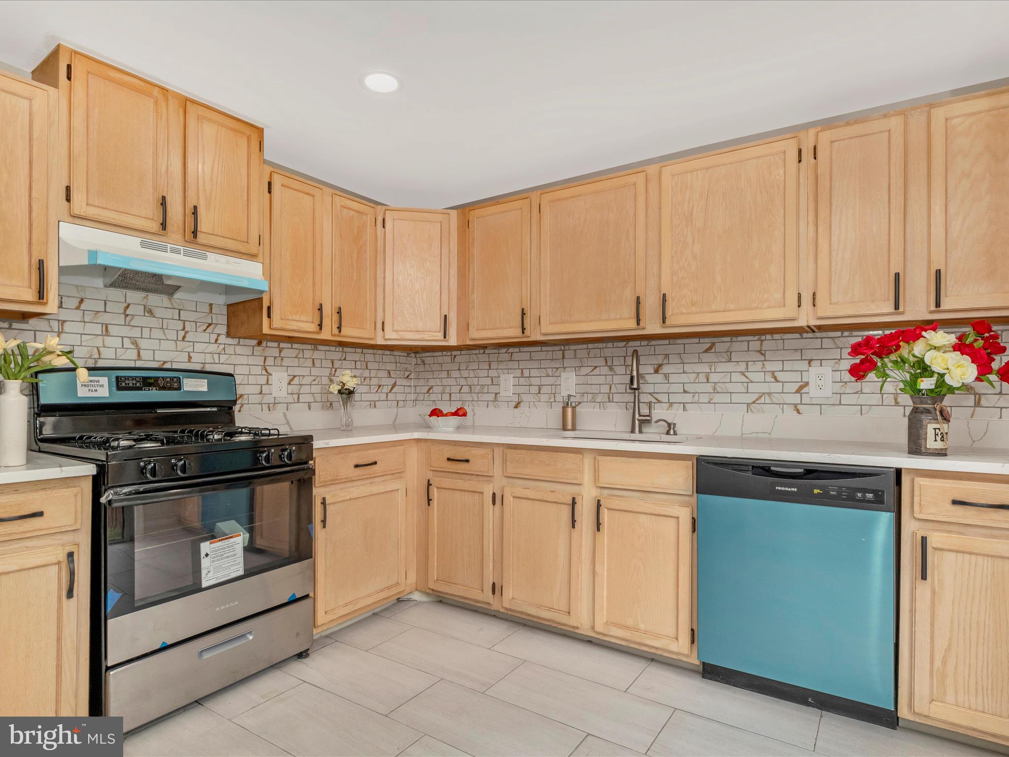 HUTCHINSON COMMONS - Residential