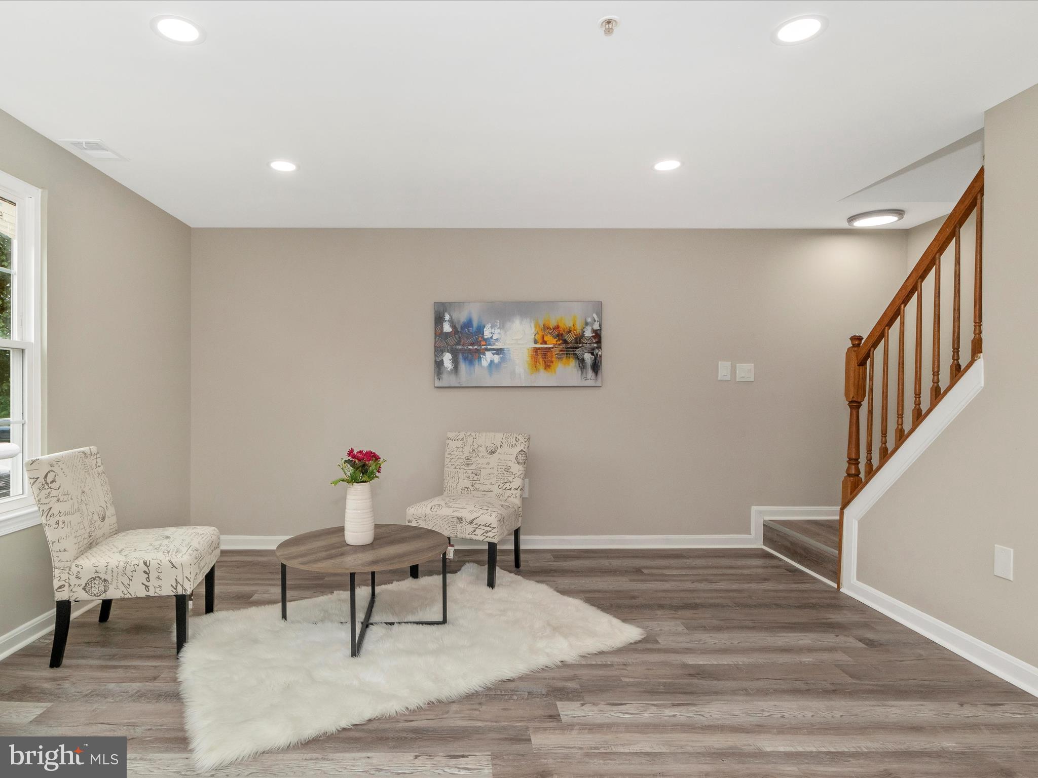 HUTCHINSON COMMONS - Residential