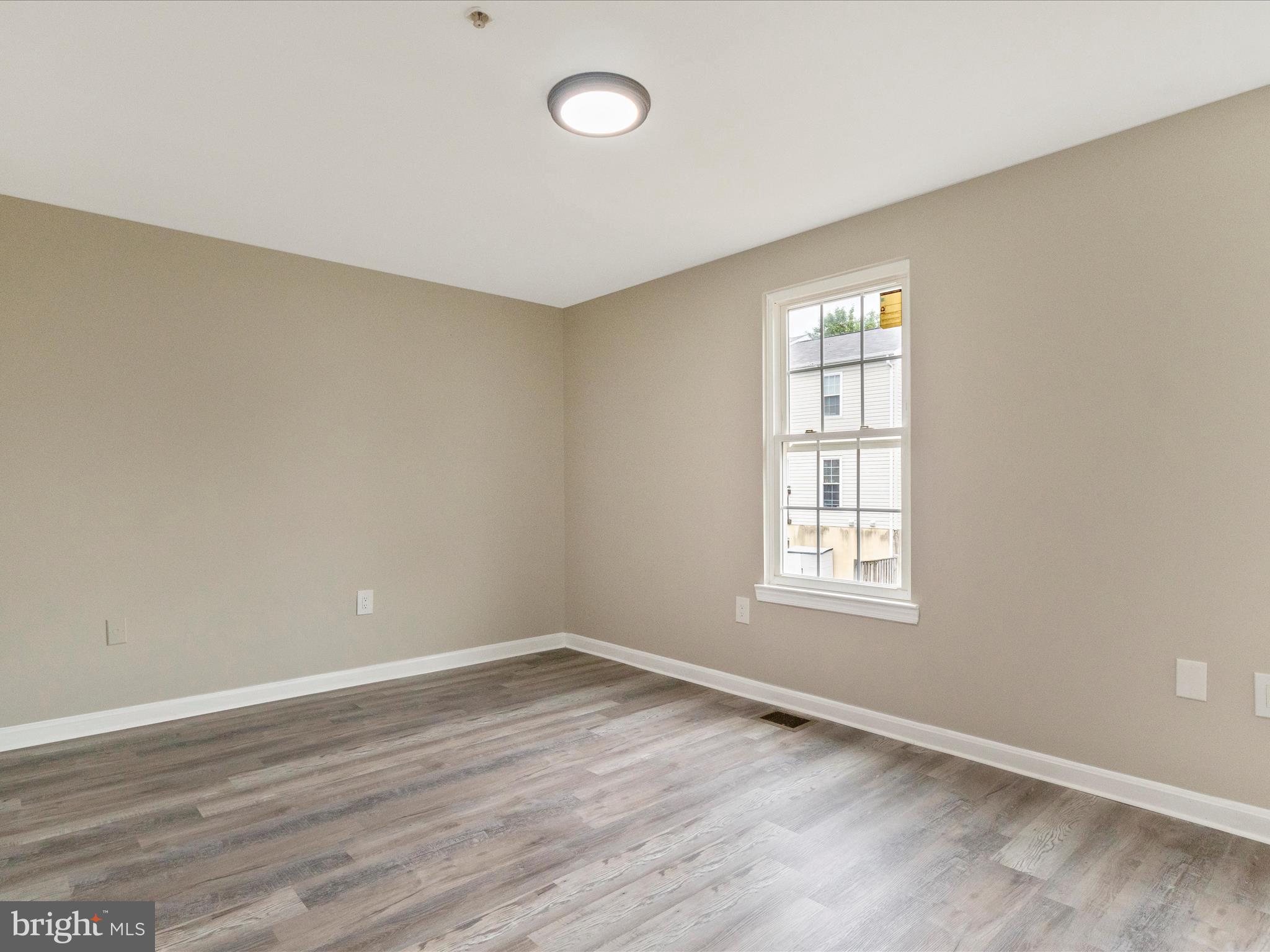 HUTCHINSON COMMONS - Residential