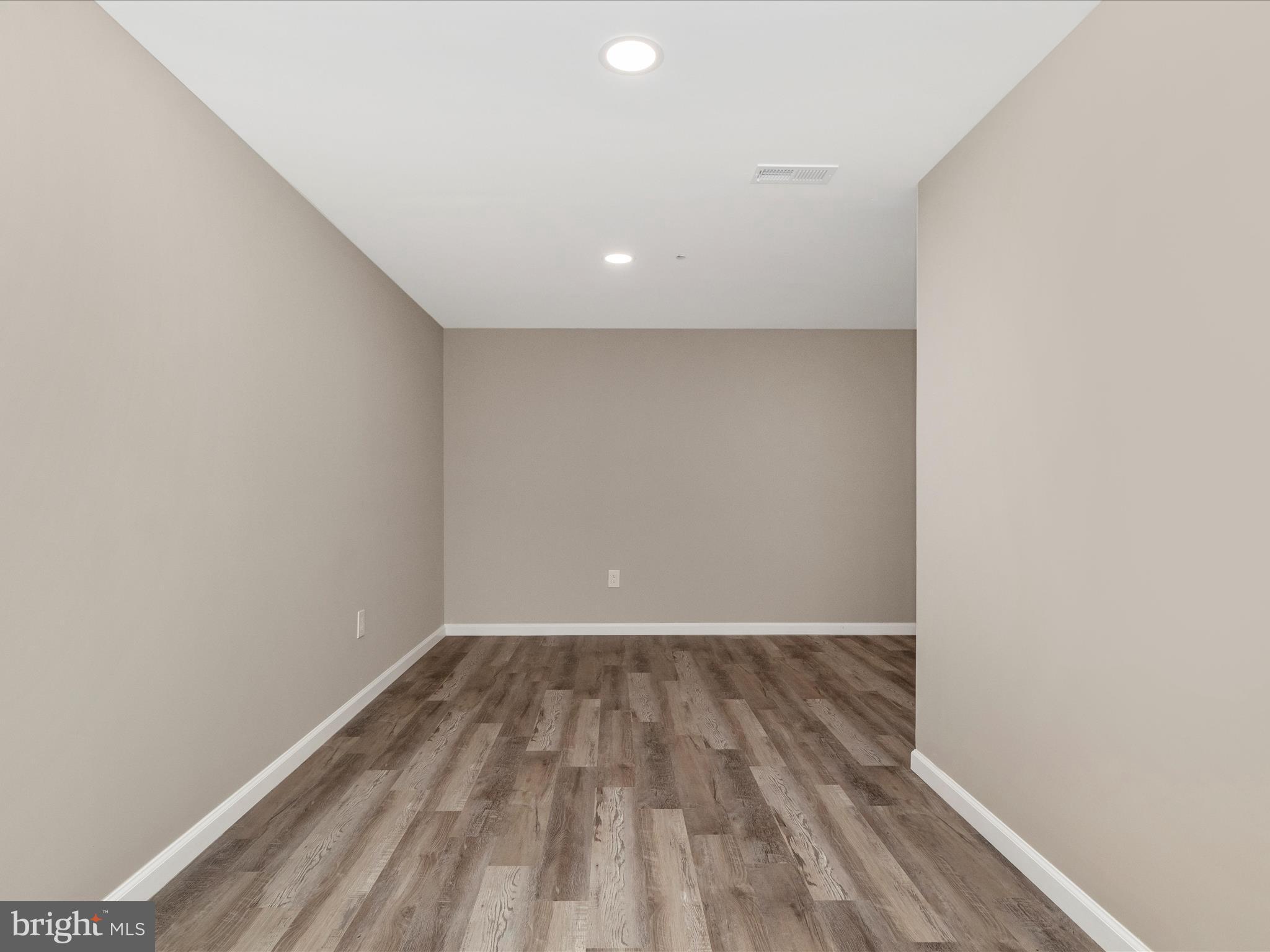 HUTCHINSON COMMONS - Residential