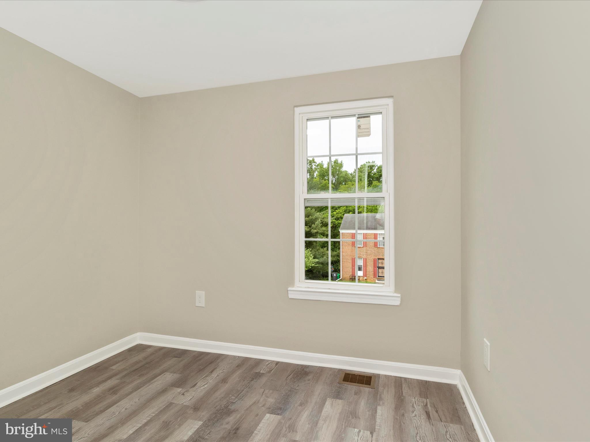 HUTCHINSON COMMONS - Residential