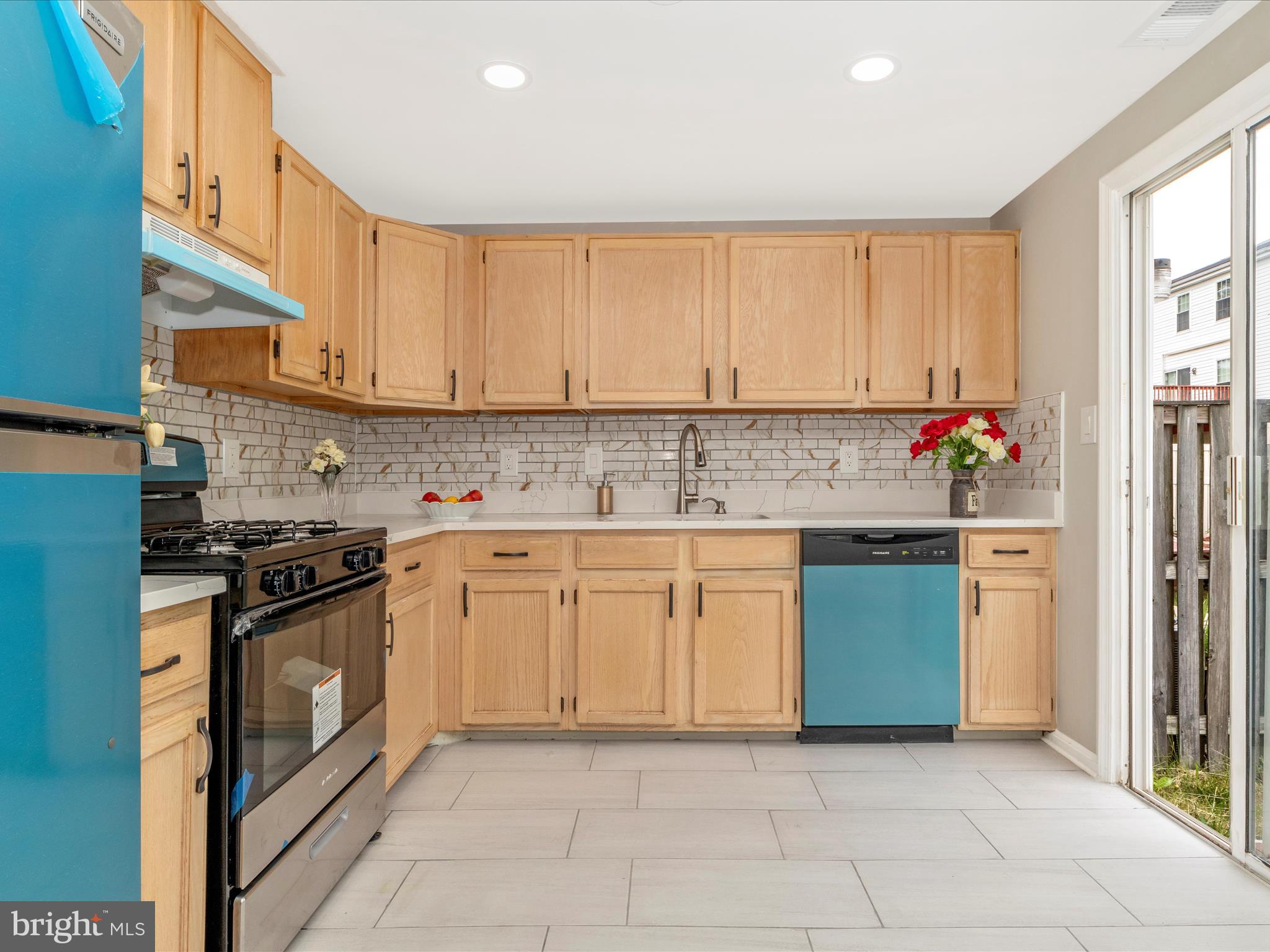 HUTCHINSON COMMONS - Residential