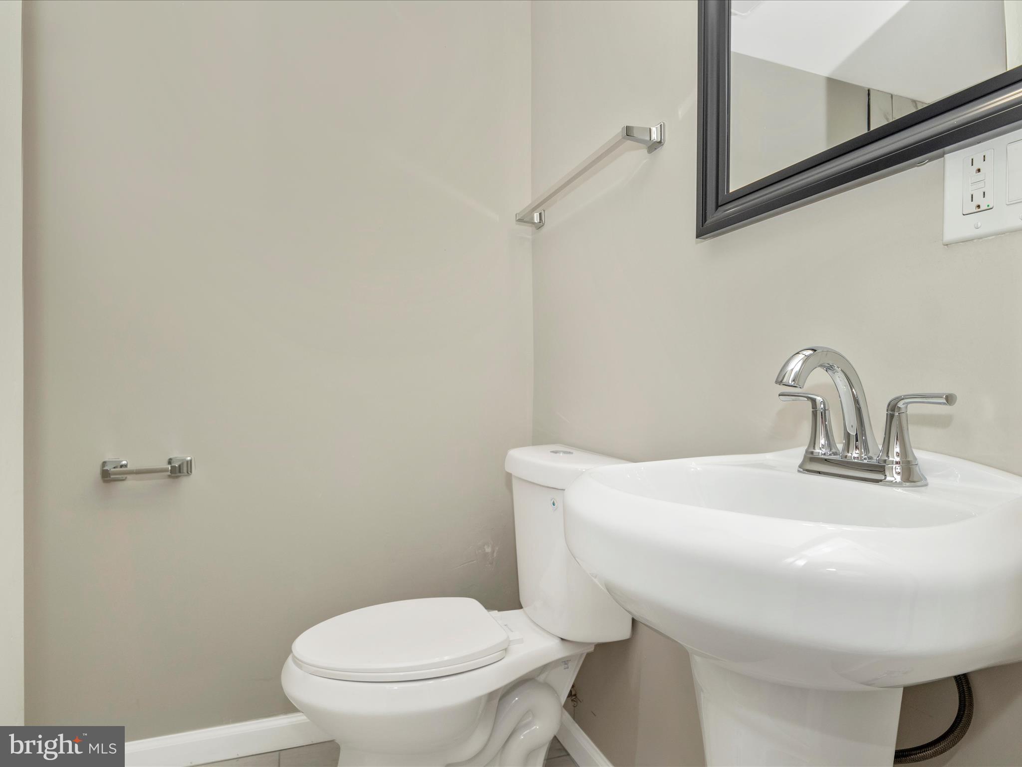 HUTCHINSON COMMONS - Residential