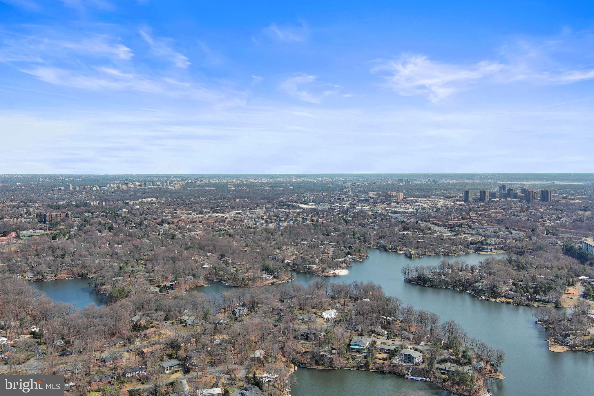 LAKE BARCROFT - Residential