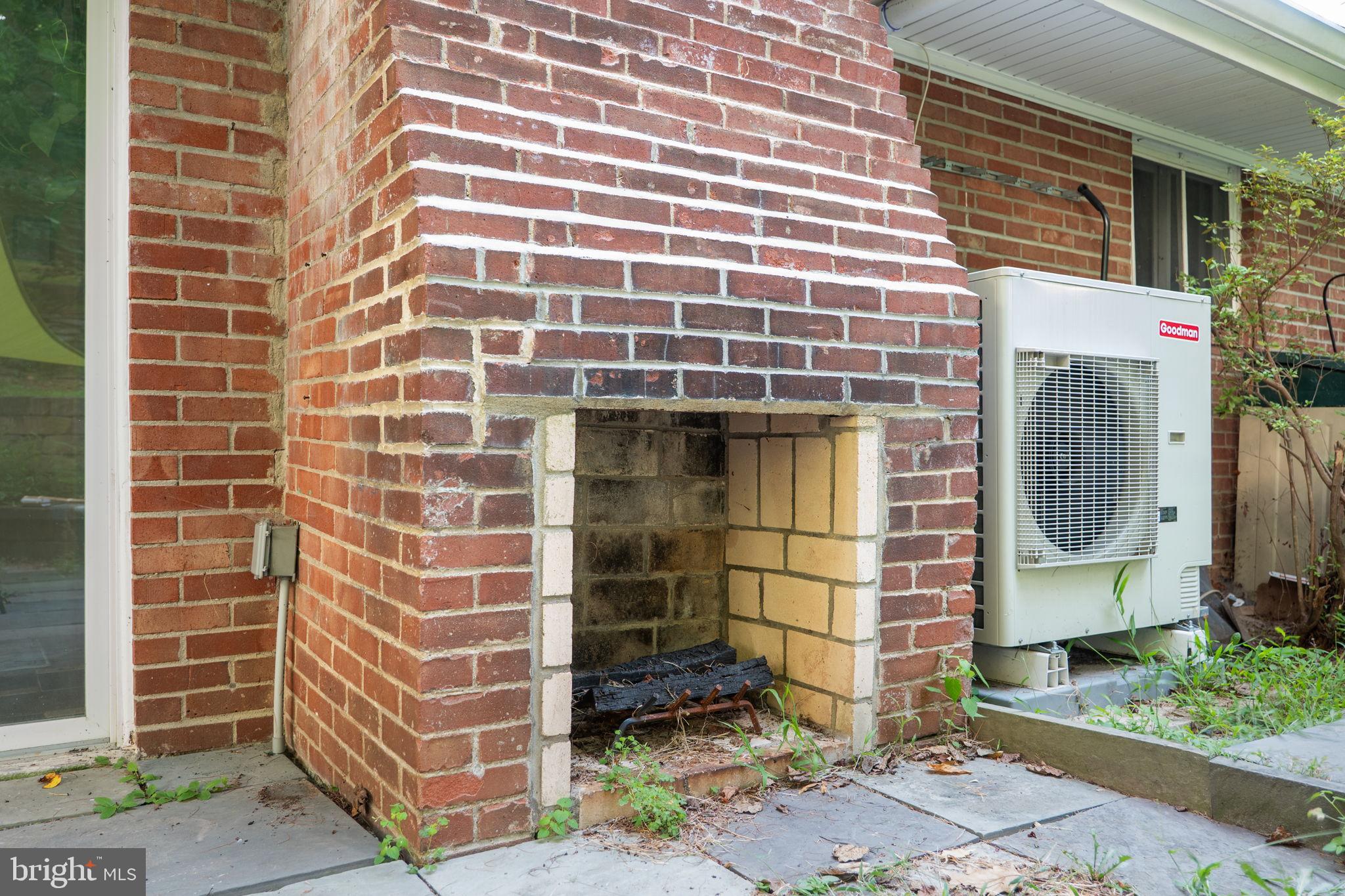 LAKE BARCROFT - Residential