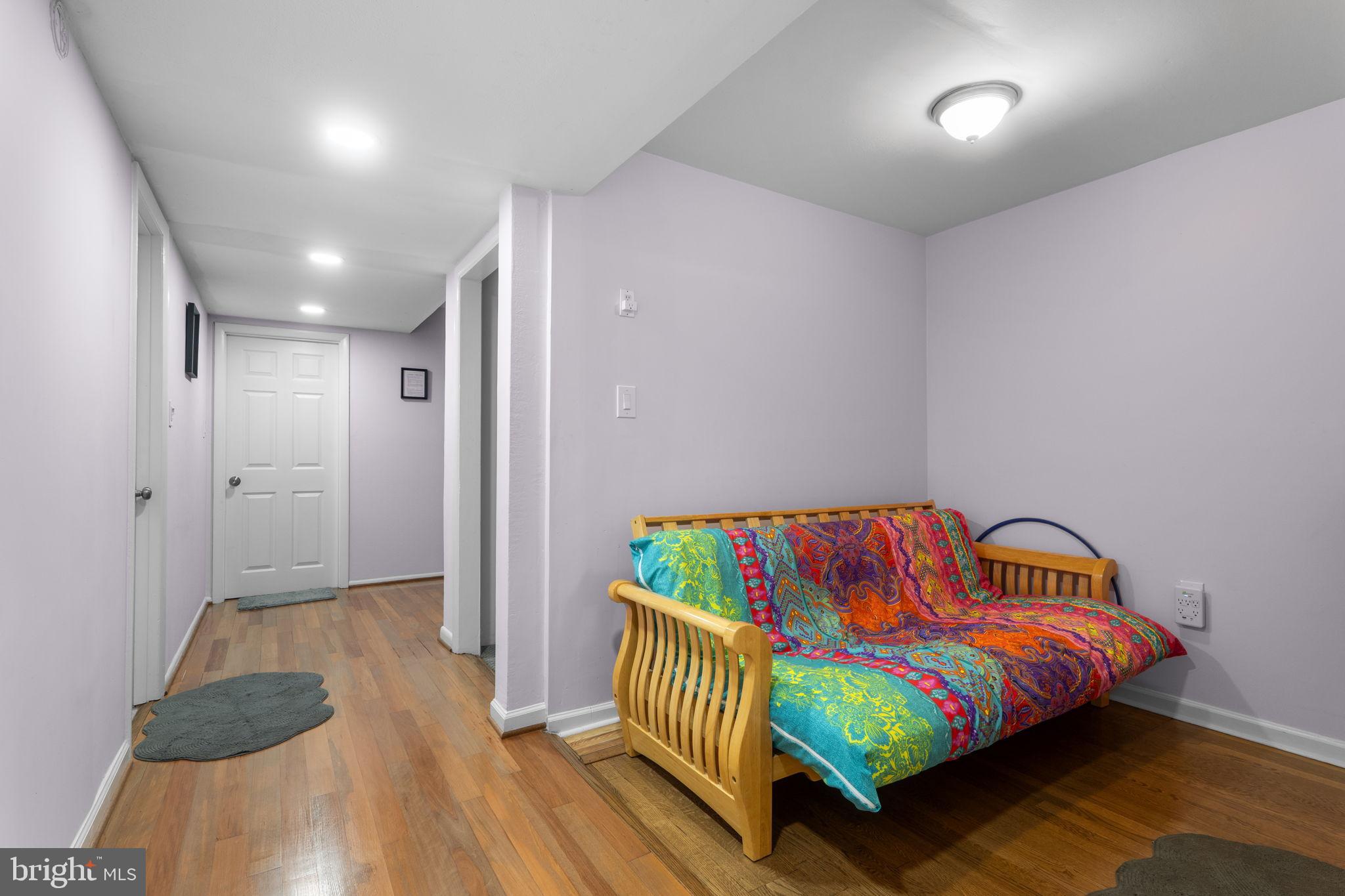 LAKE BARCROFT - Residential