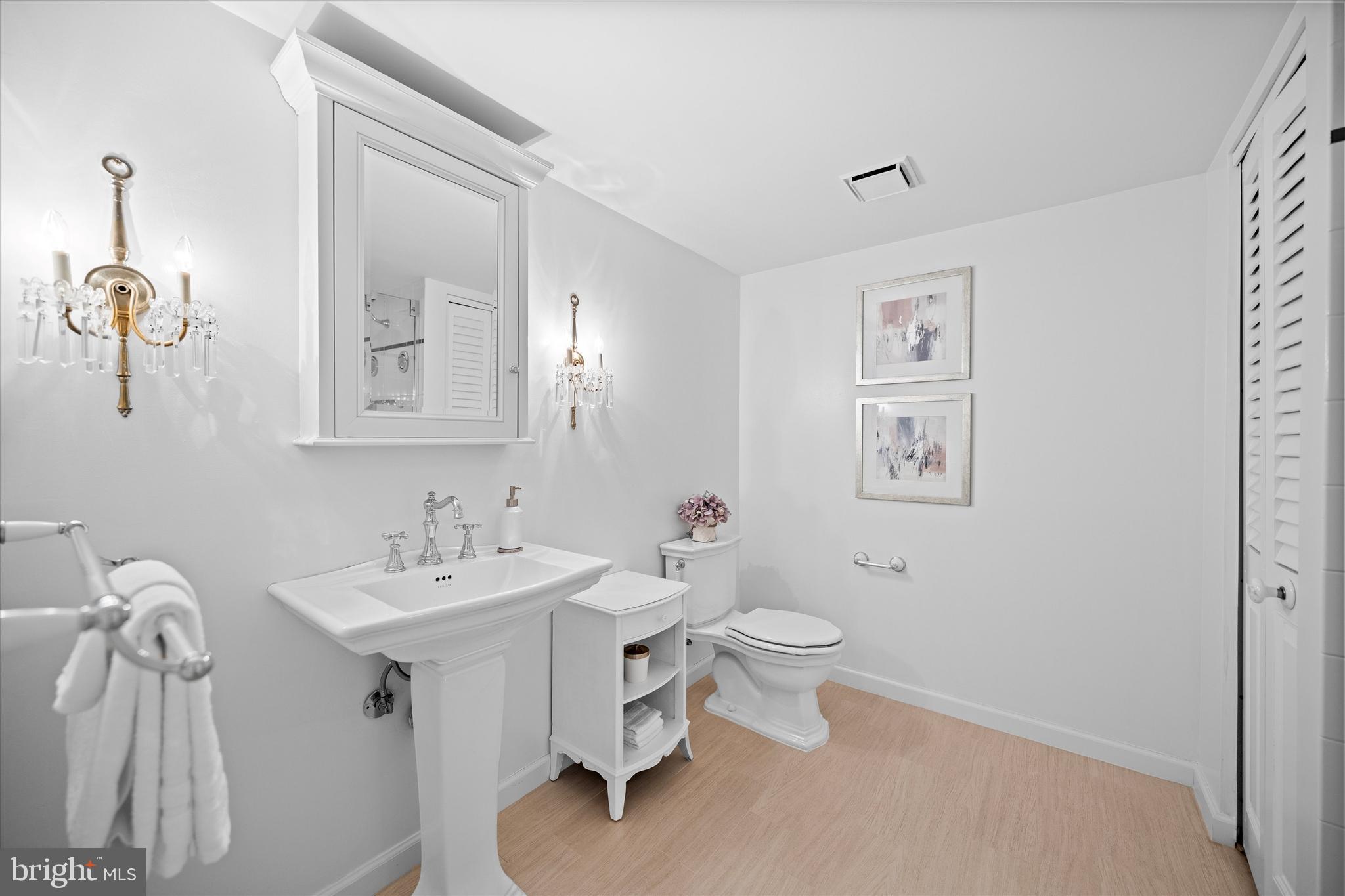 SKYLINE HOUSE - Residential