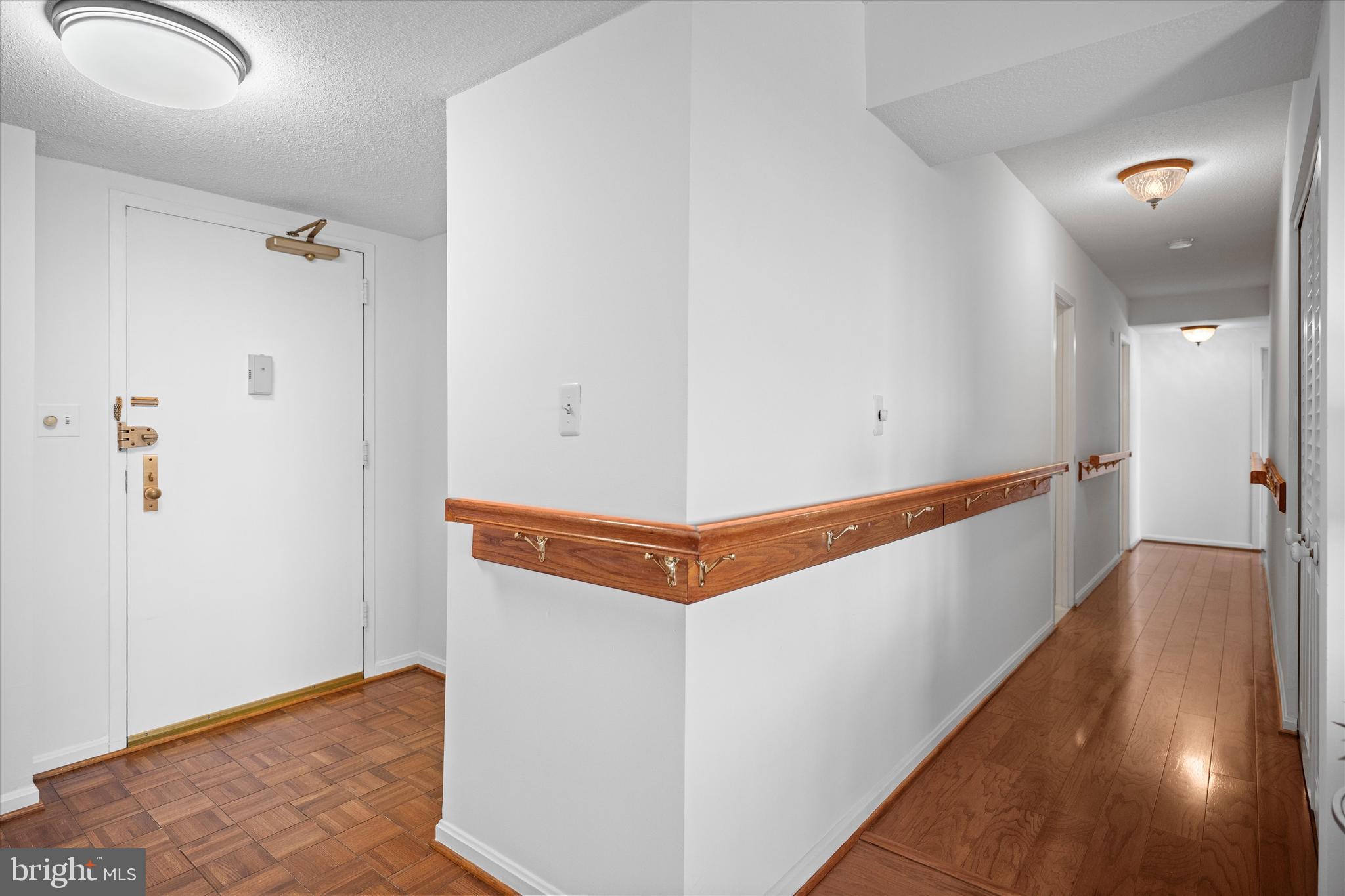 SKYLINE HOUSE - Residential