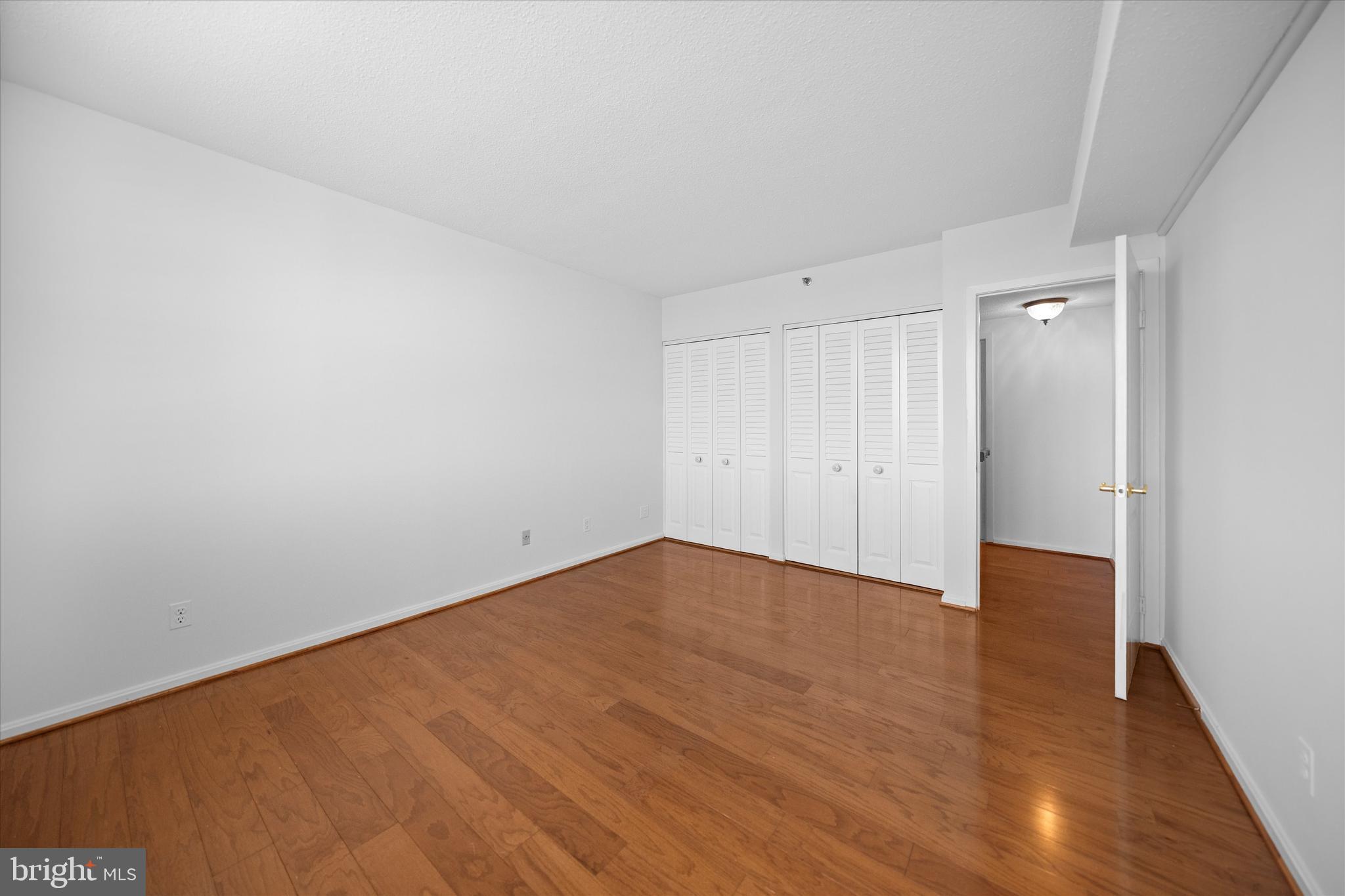 SKYLINE HOUSE - Residential