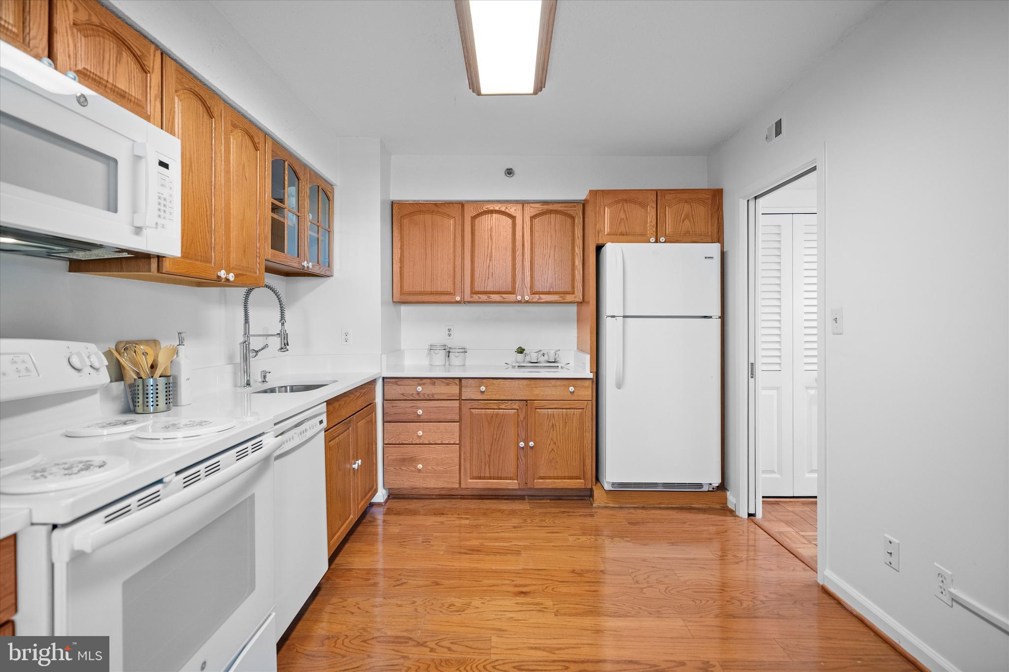 SKYLINE HOUSE - Residential