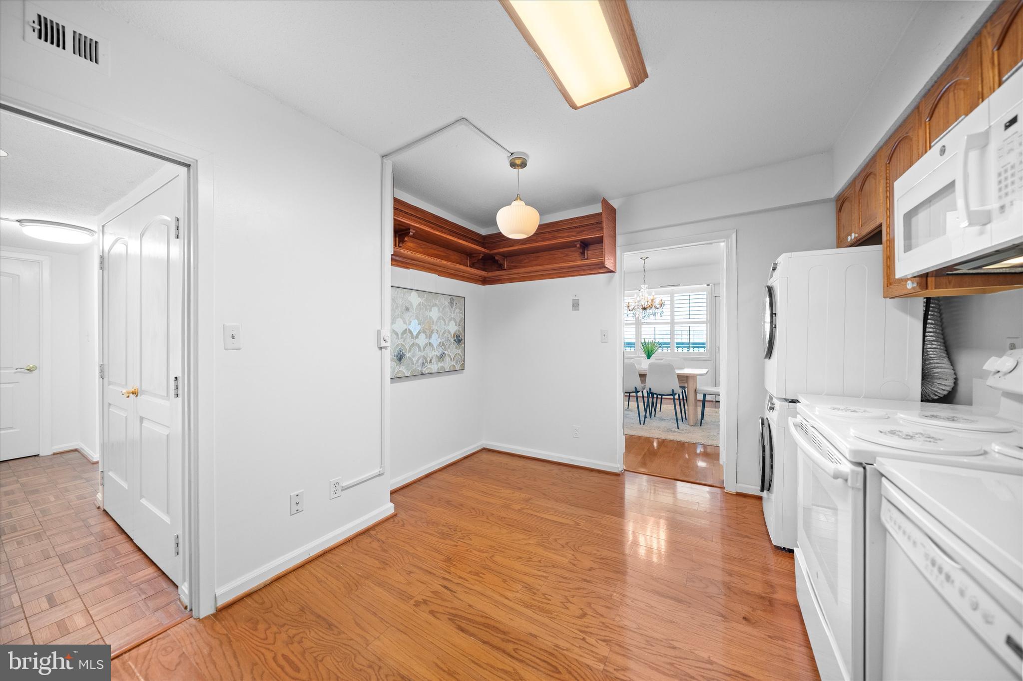 SKYLINE HOUSE - Residential