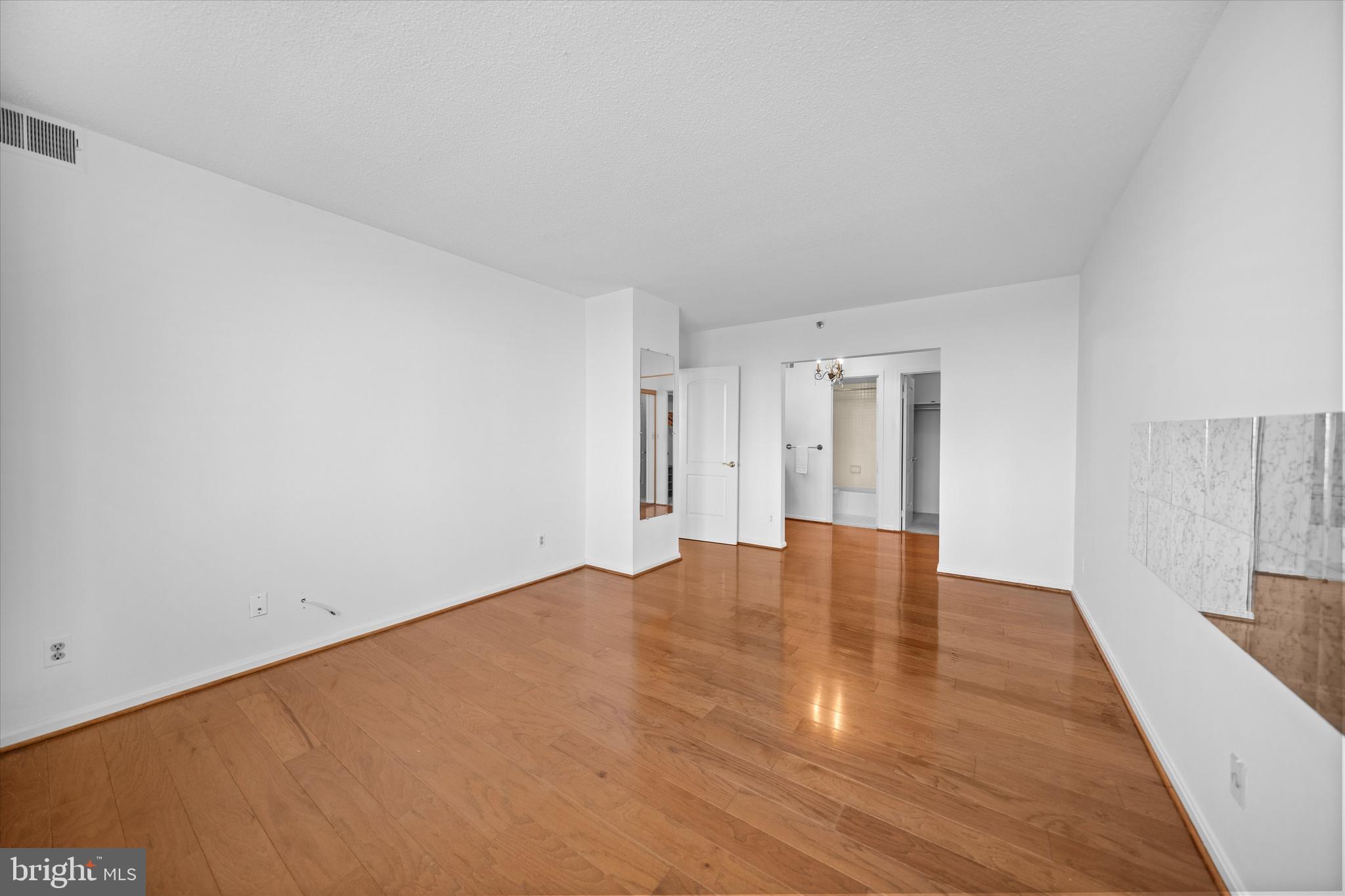 SKYLINE HOUSE - Residential