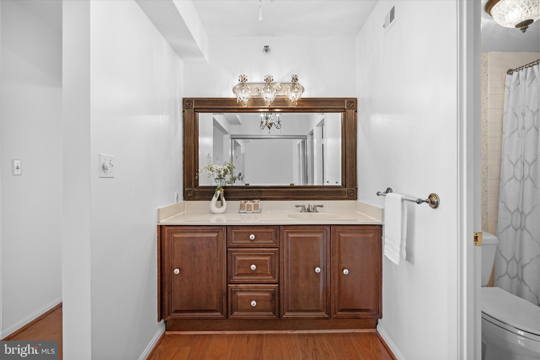 SKYLINE HOUSE - Residential