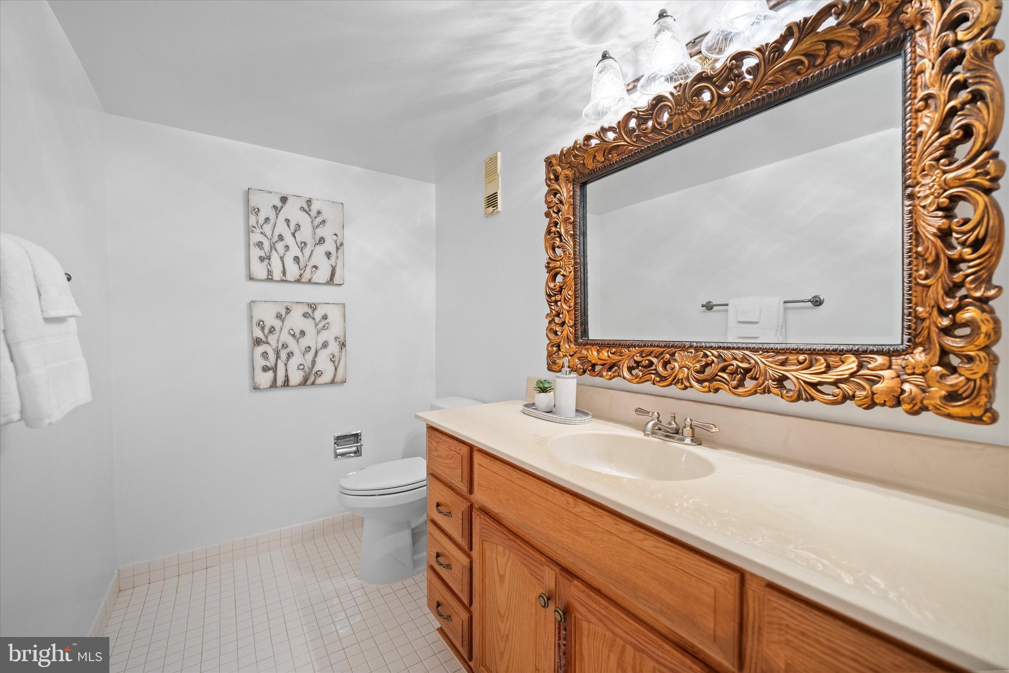 SKYLINE HOUSE - Residential