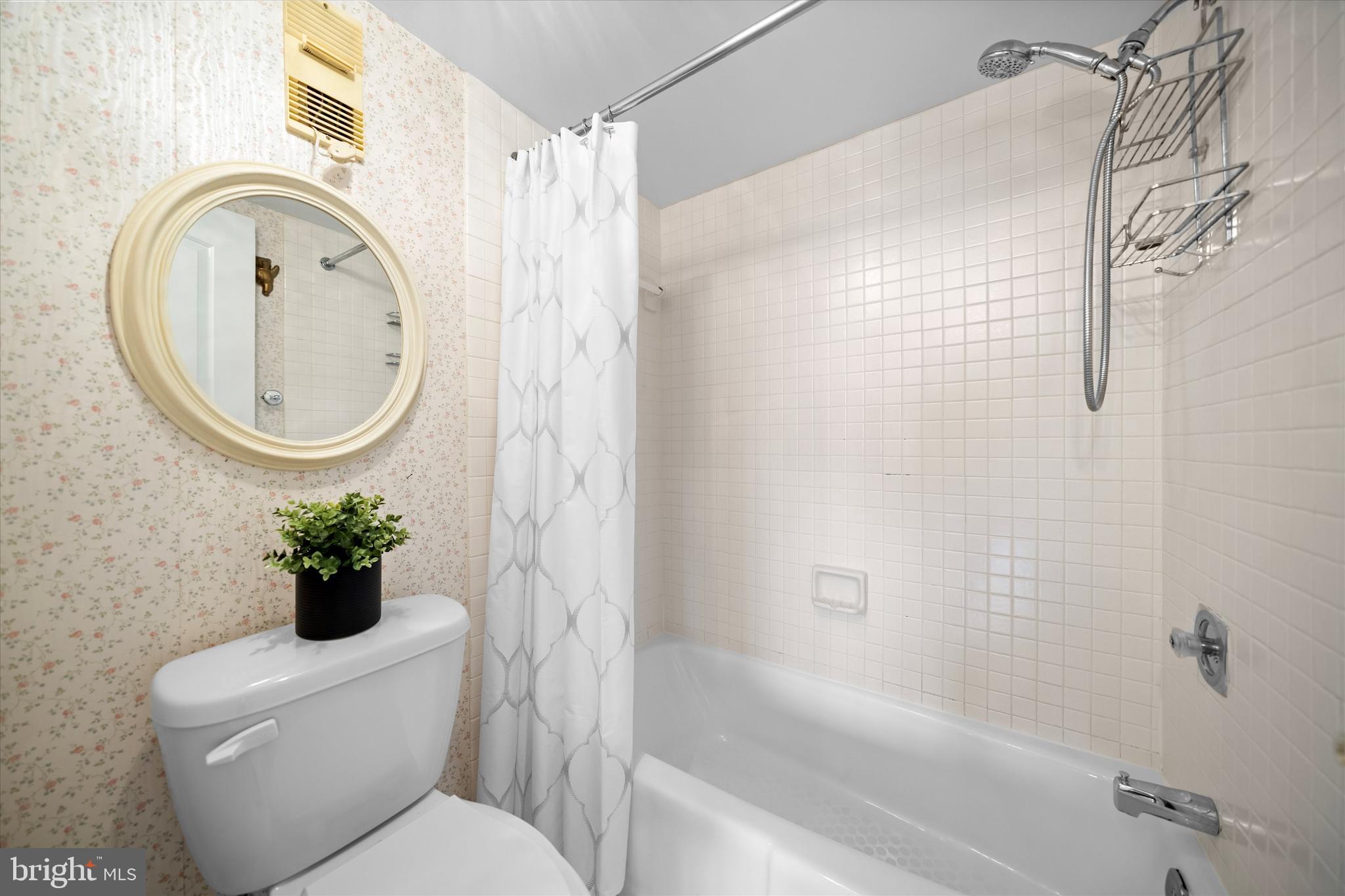 SKYLINE HOUSE - Residential