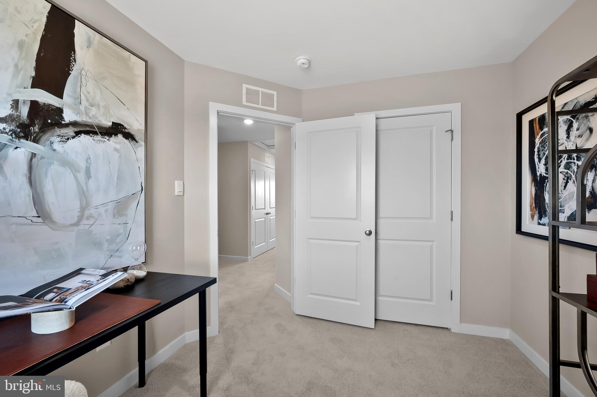 RIVERPOINTE - Residential