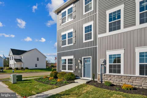 Townhouse For Sale - 19 Aloma Street<br/> CHARLES TOWN, WV 25414
