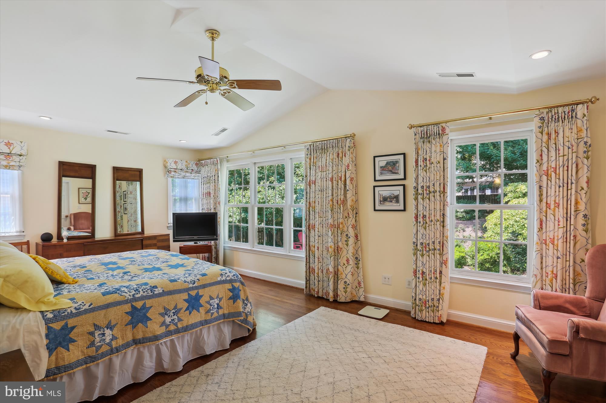 WOODACRES - Residential