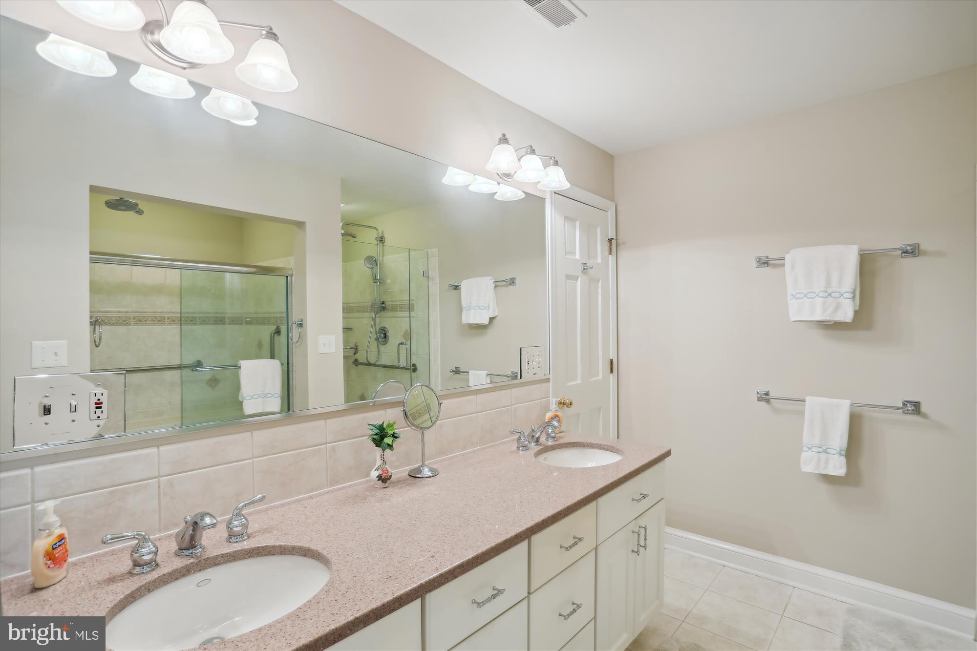 WOODACRES - Residential