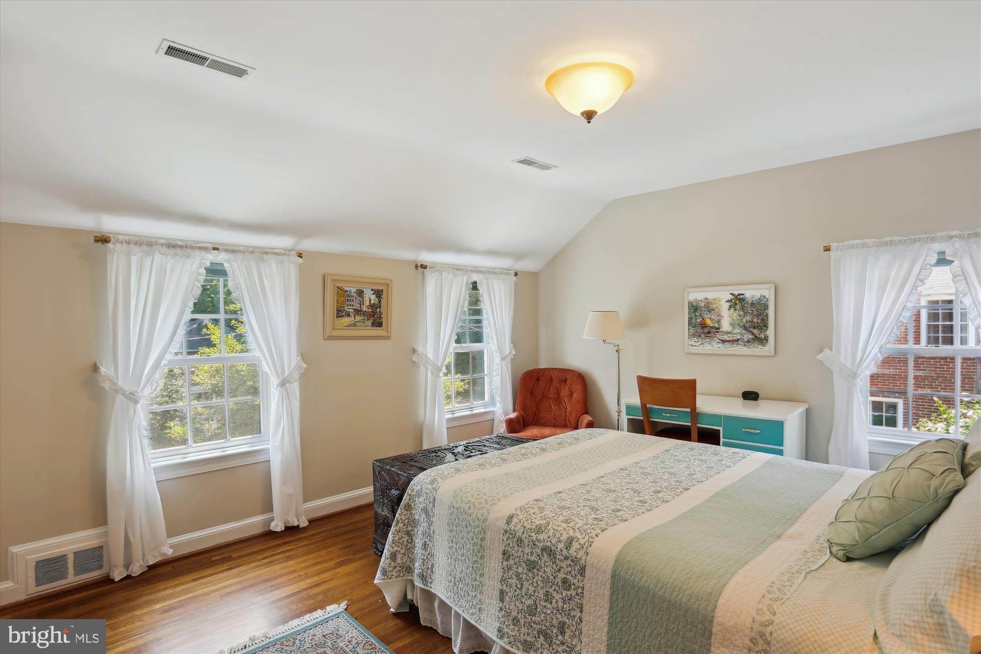 WOODACRES - Residential