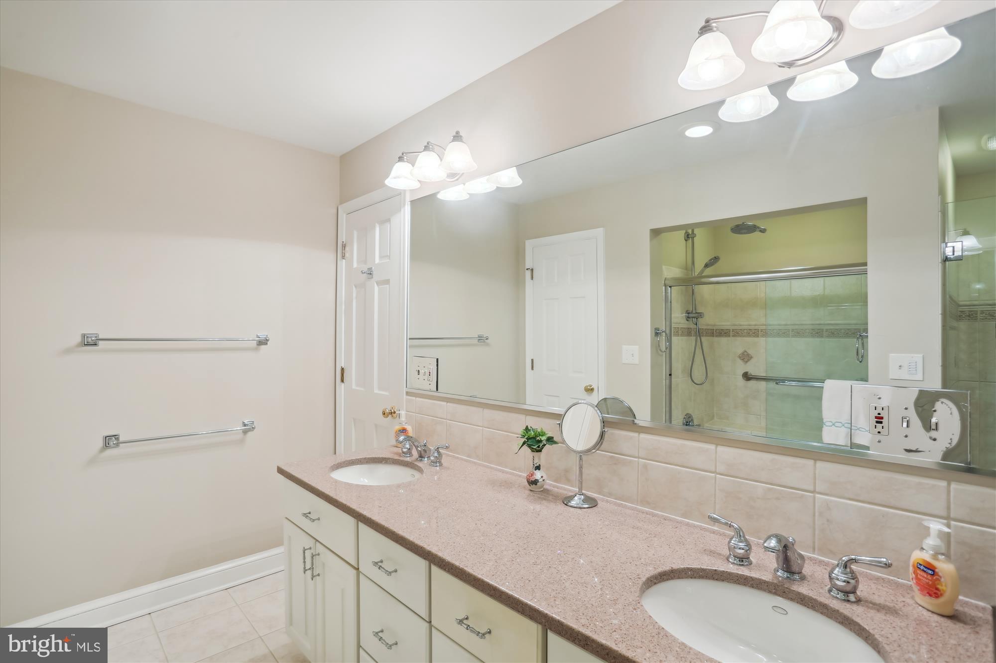 WOODACRES - Residential