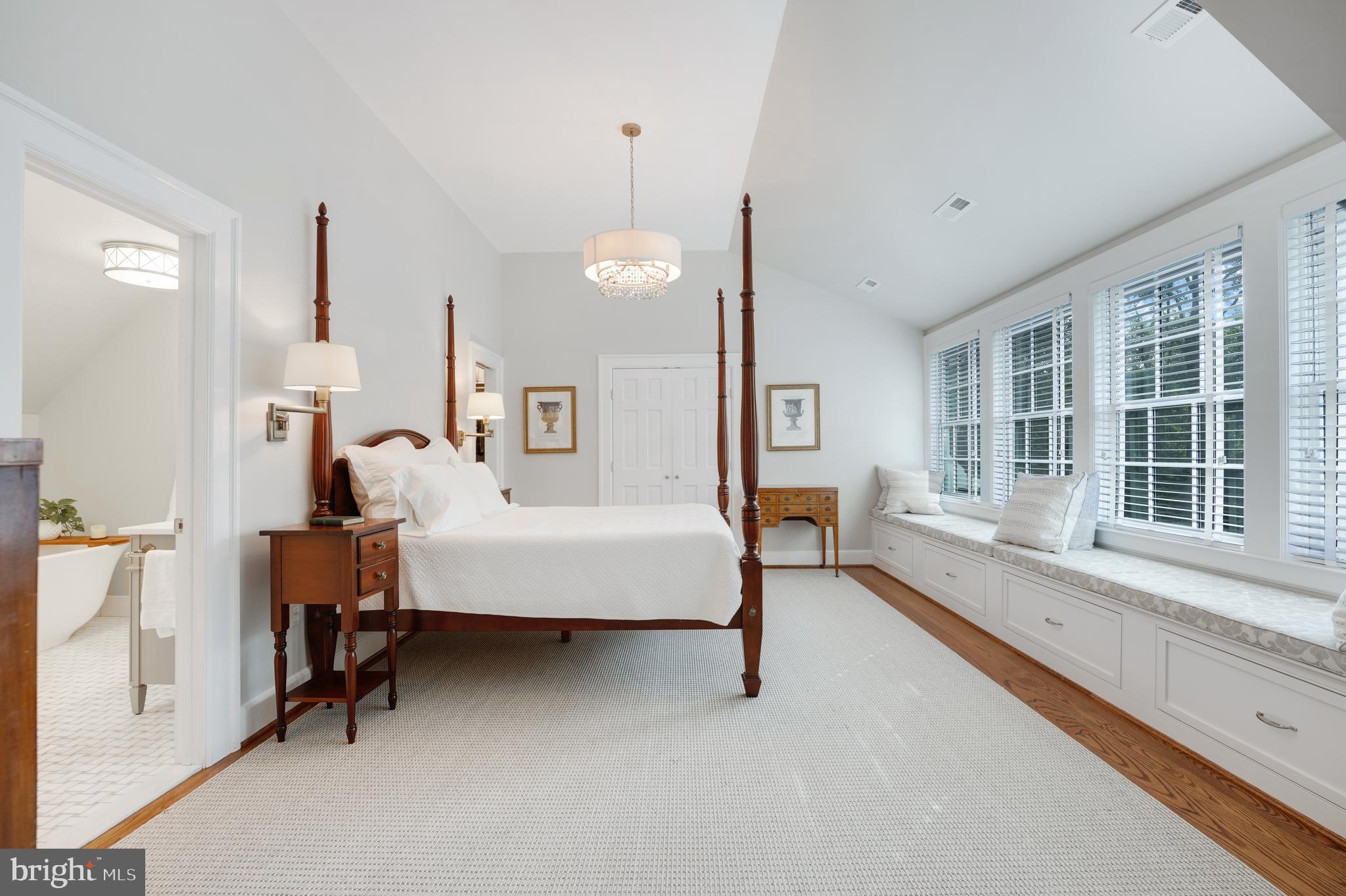 BANNOCKBURN HEIGHTS - Residential